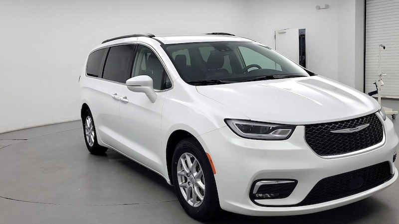 2022 Chrysler Pacifica Touring L Hero Image