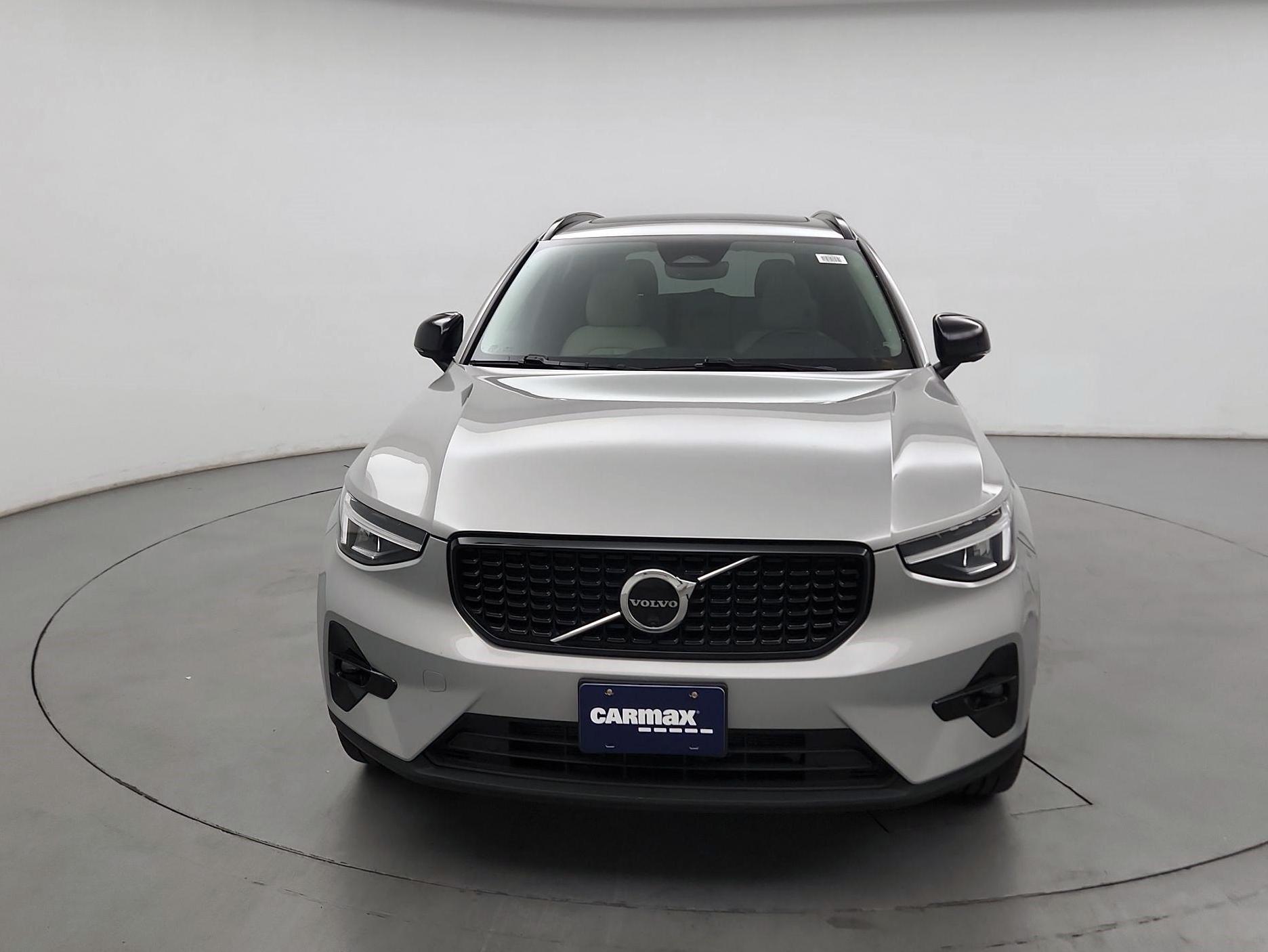 Thumbnail: 2023 Volvo XC40 - 2