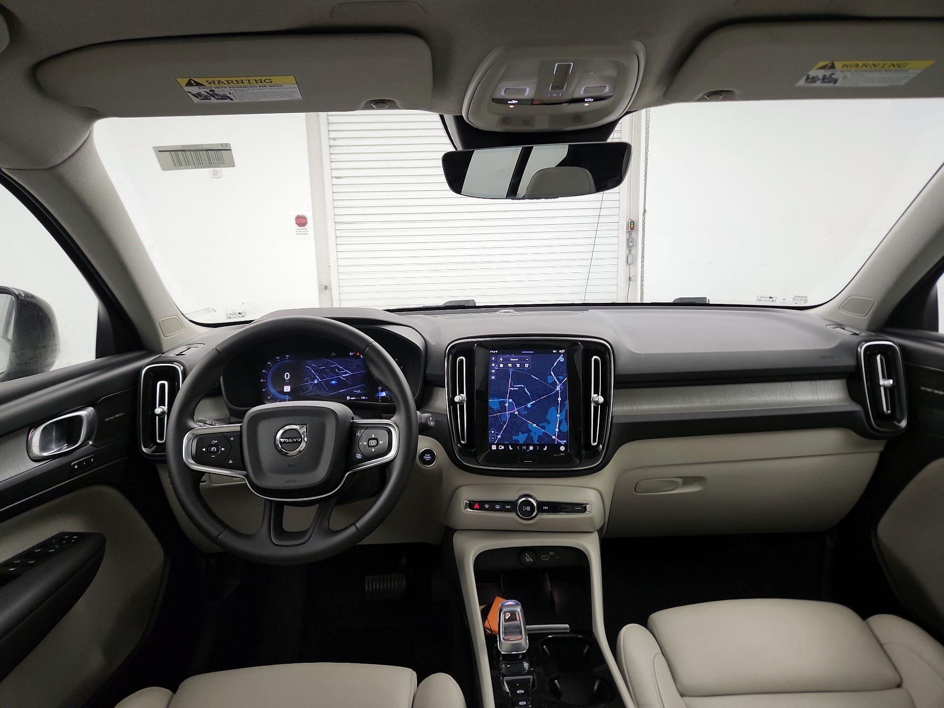 Thumbnail: 2023 Volvo XC40 - 8