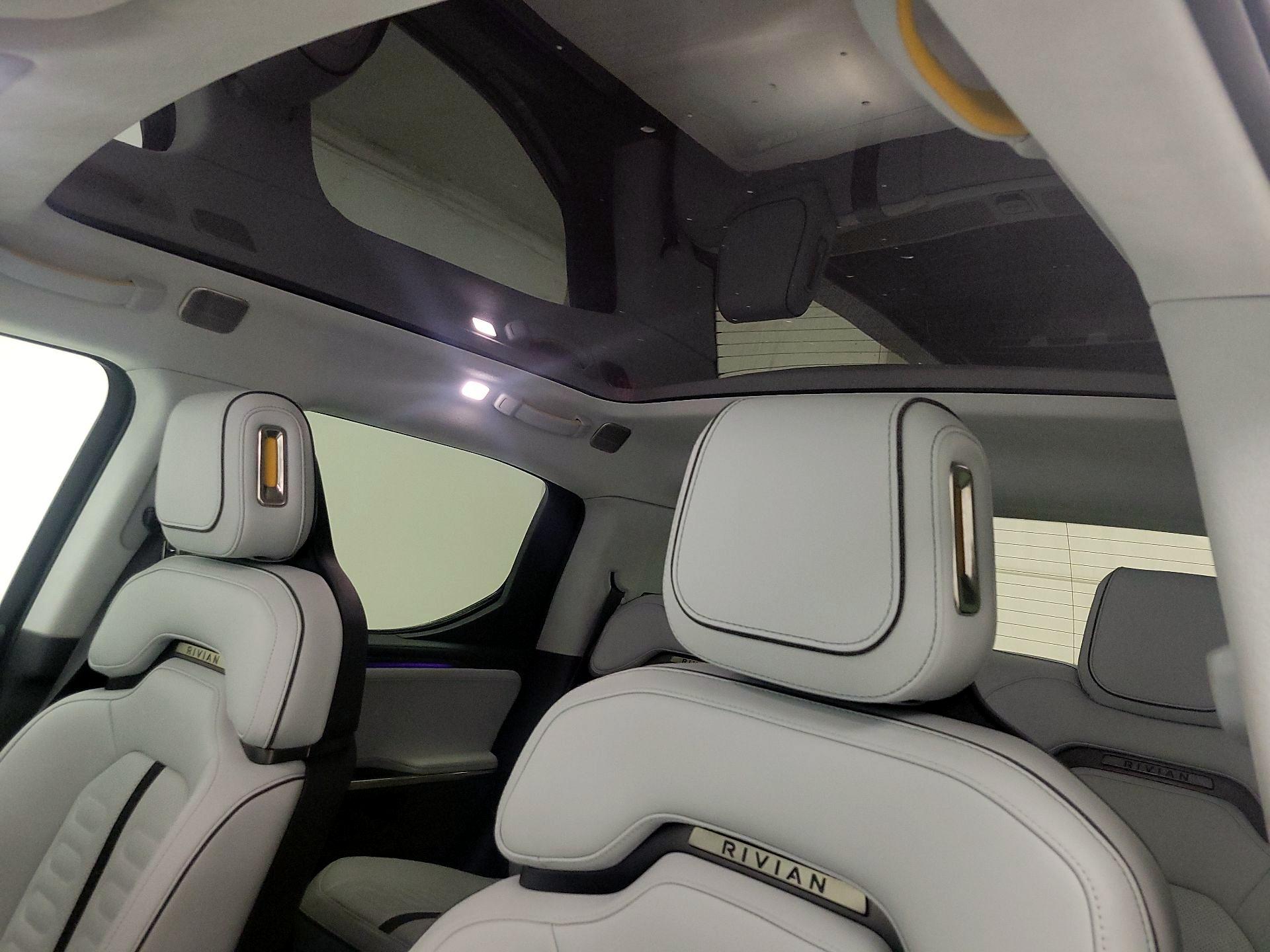 Thumbnail: 2023 Rivian R1T - 19