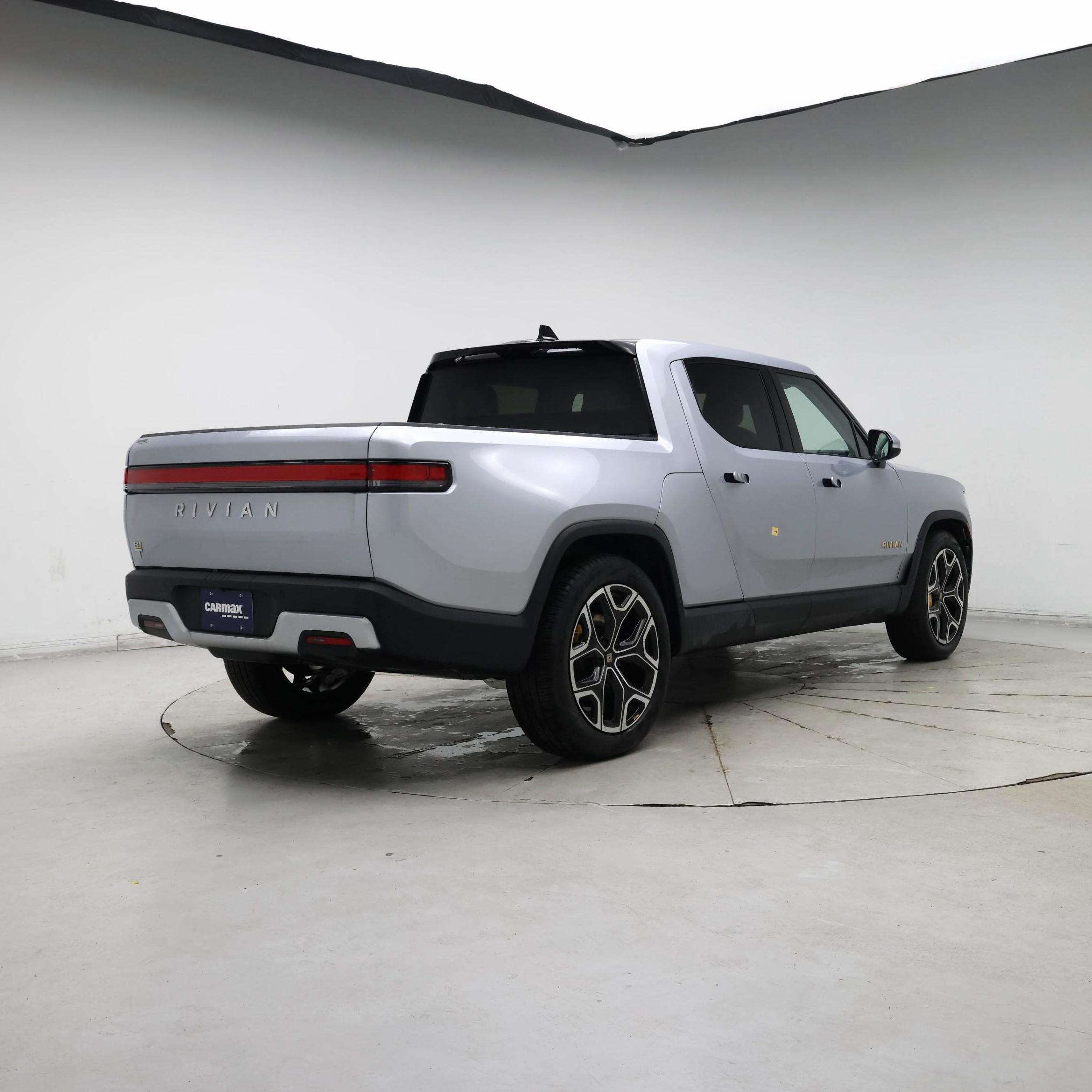 Thumbnail: 2023 Rivian R1T - 8