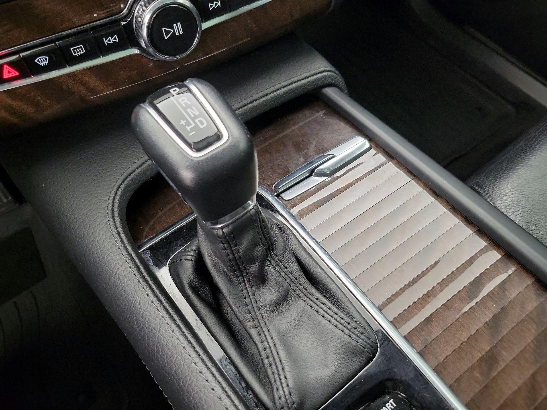 Thumbnail: 2016 Volvo XC90 - 18