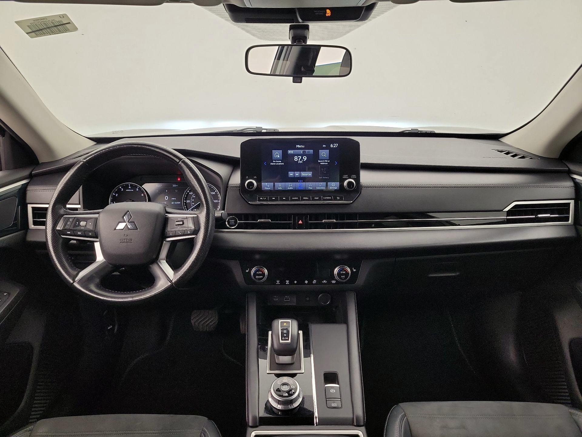 Thumbnail: 2022 Mitsubishi Outlander - 9