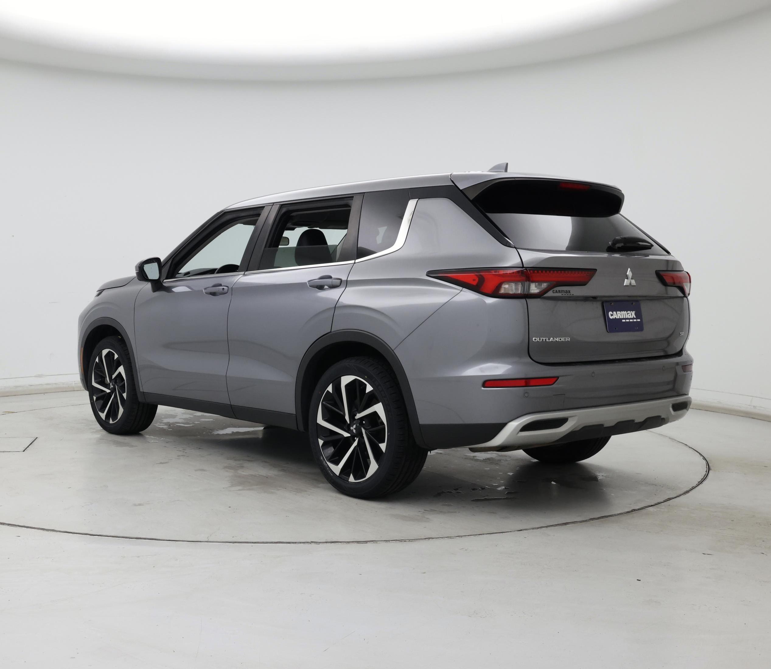 Thumbnail: 2022 Mitsubishi Outlander - 2