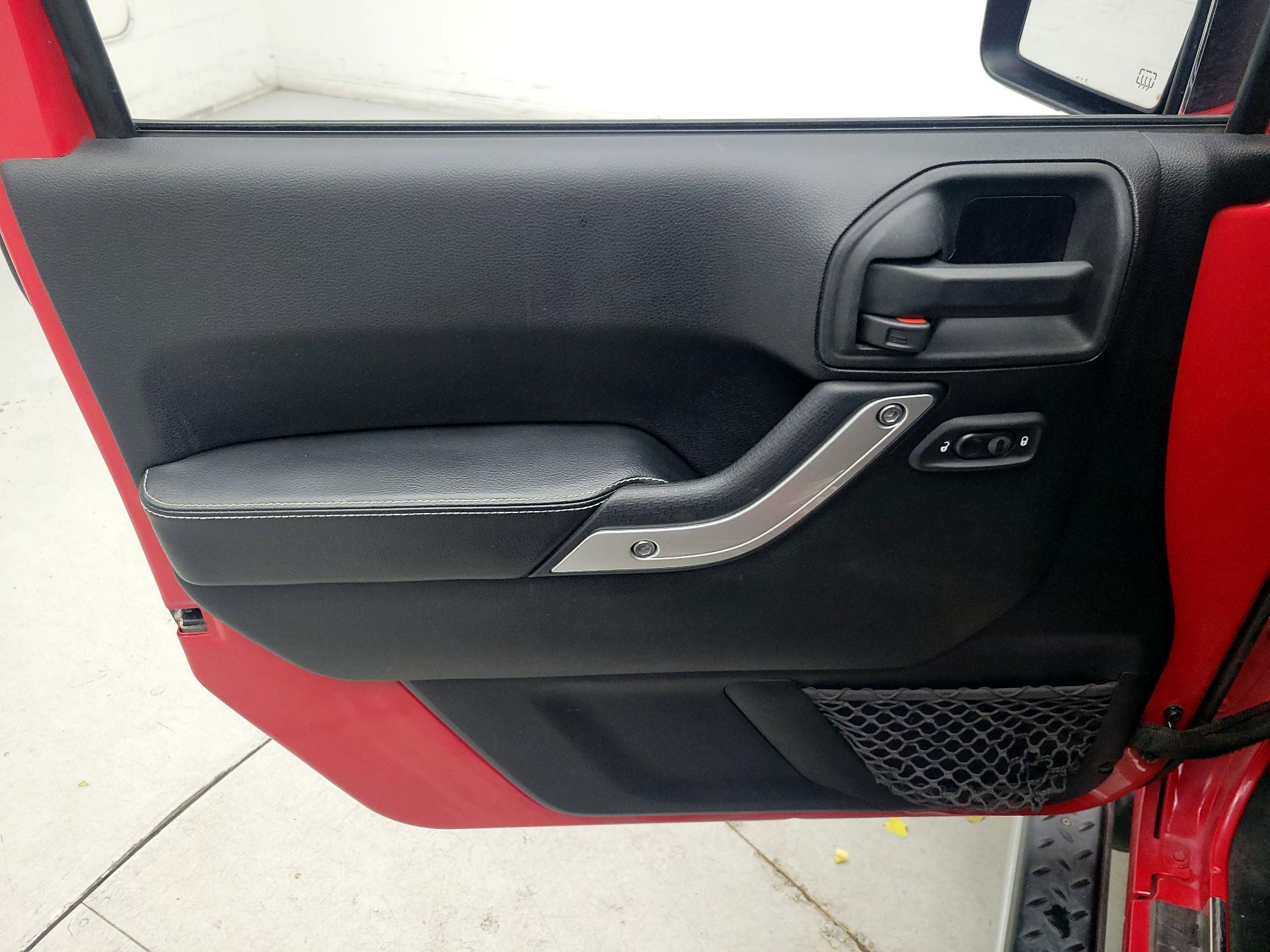 Thumbnail: 2014 Jeep Wrangler - 12