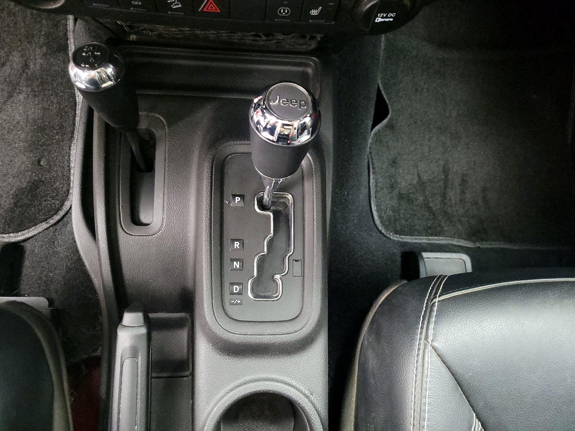 Thumbnail: 2014 Jeep Wrangler - 15
