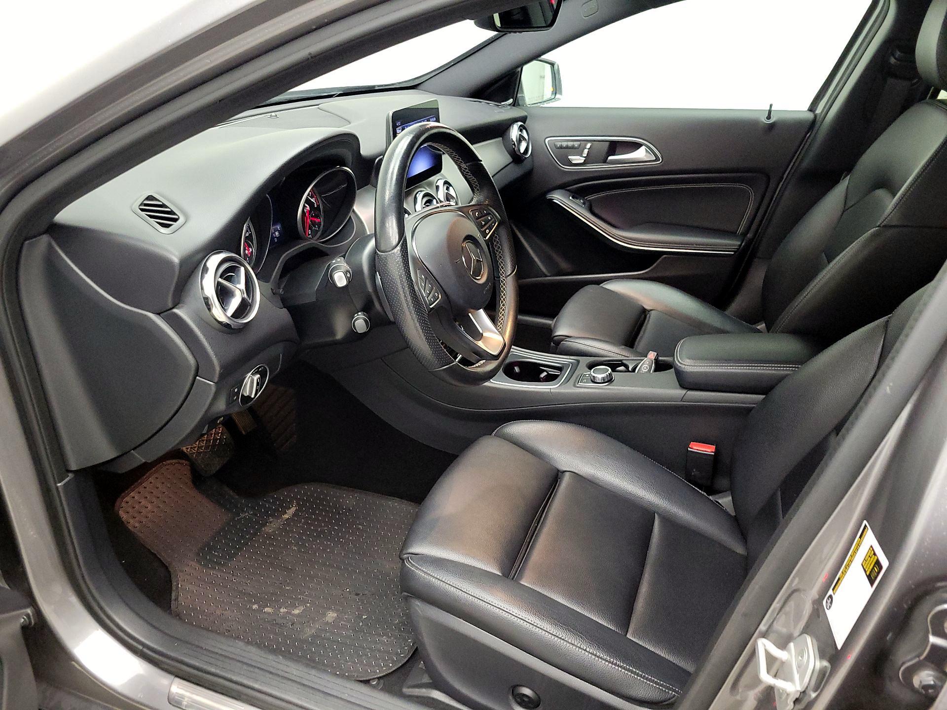 Thumbnail: 2018 Mercedes-Benz GLA - 11