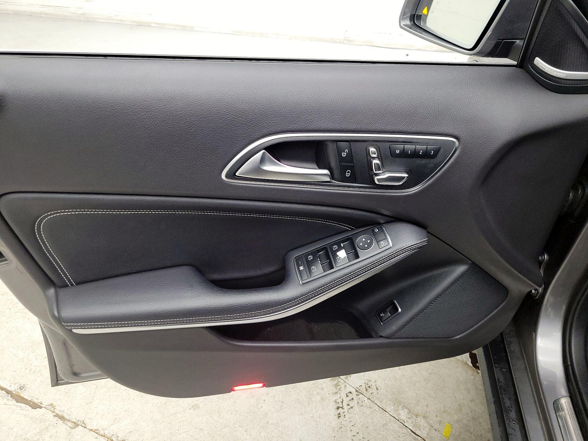 Thumbnail: 2018 Mercedes-Benz GLA - 12