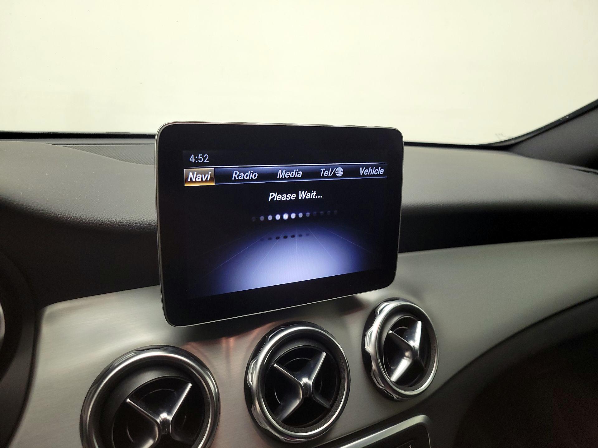 Thumbnail: 2018 Mercedes-Benz GLA - 14