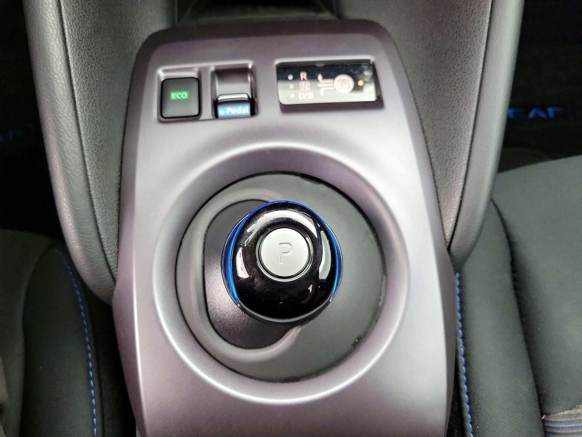 Thumbnail: 2025 Nissan Leaf - 17