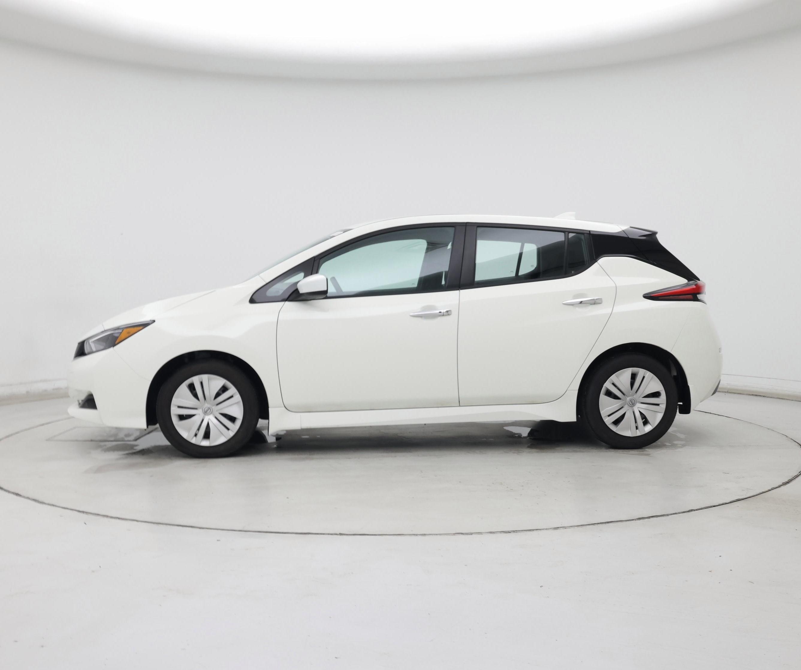 Thumbnail: 2025 Nissan Leaf - 3