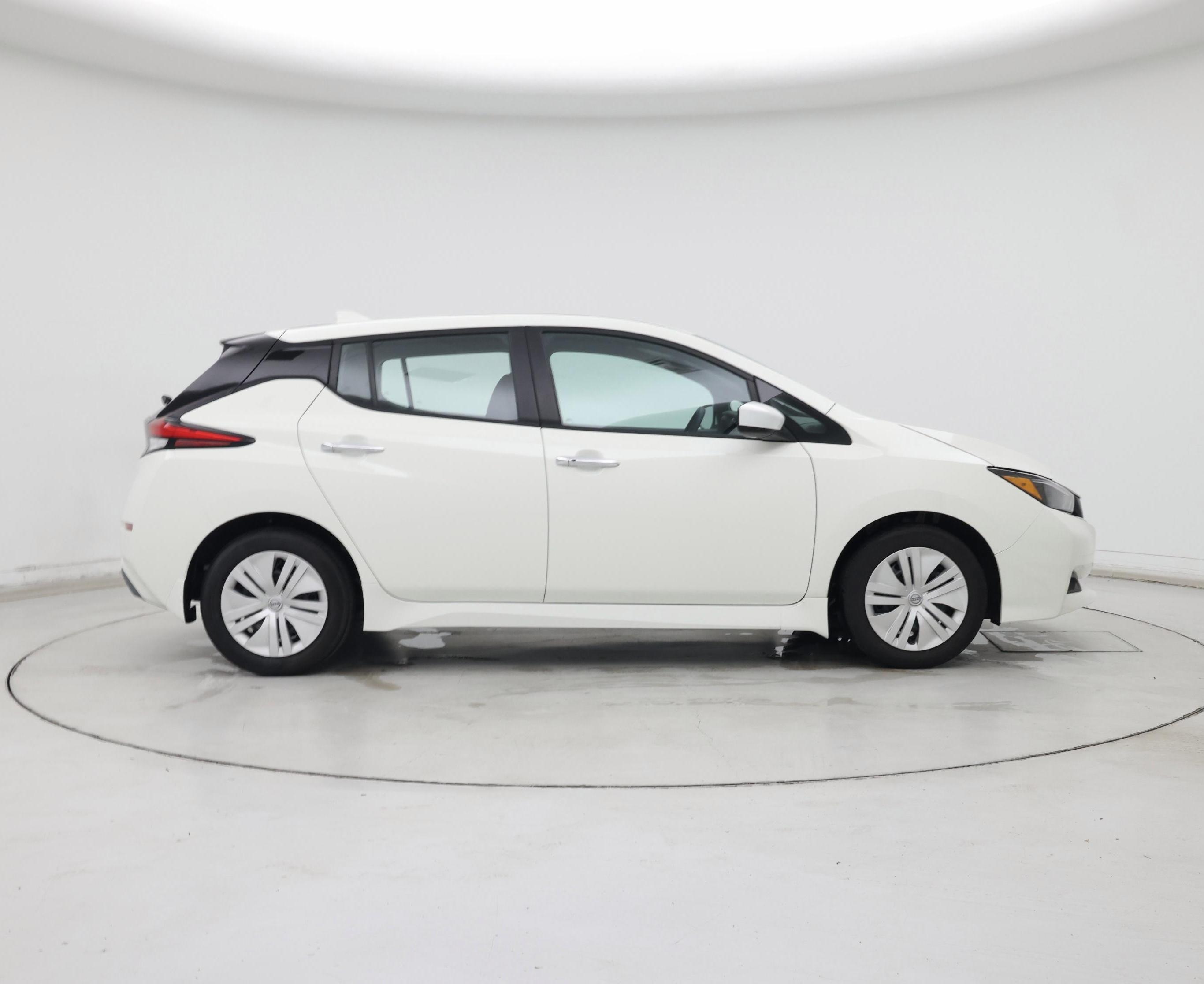 Thumbnail: 2025 Nissan Leaf - 7