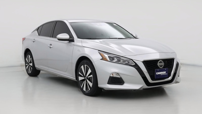 2022 Nissan Altima SV Hero Image
