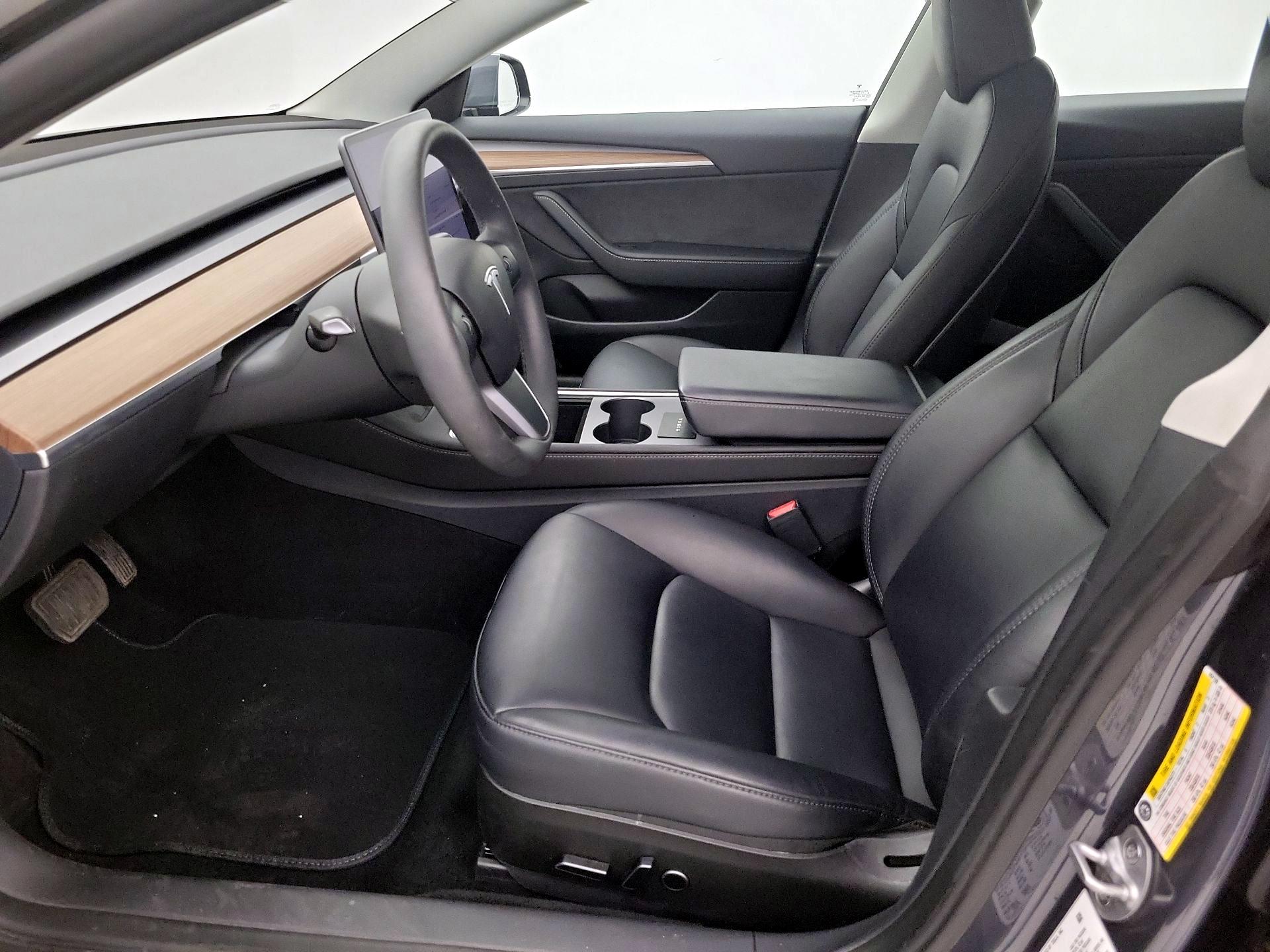 Thumbnail: 2023 Tesla Model 3 - 11