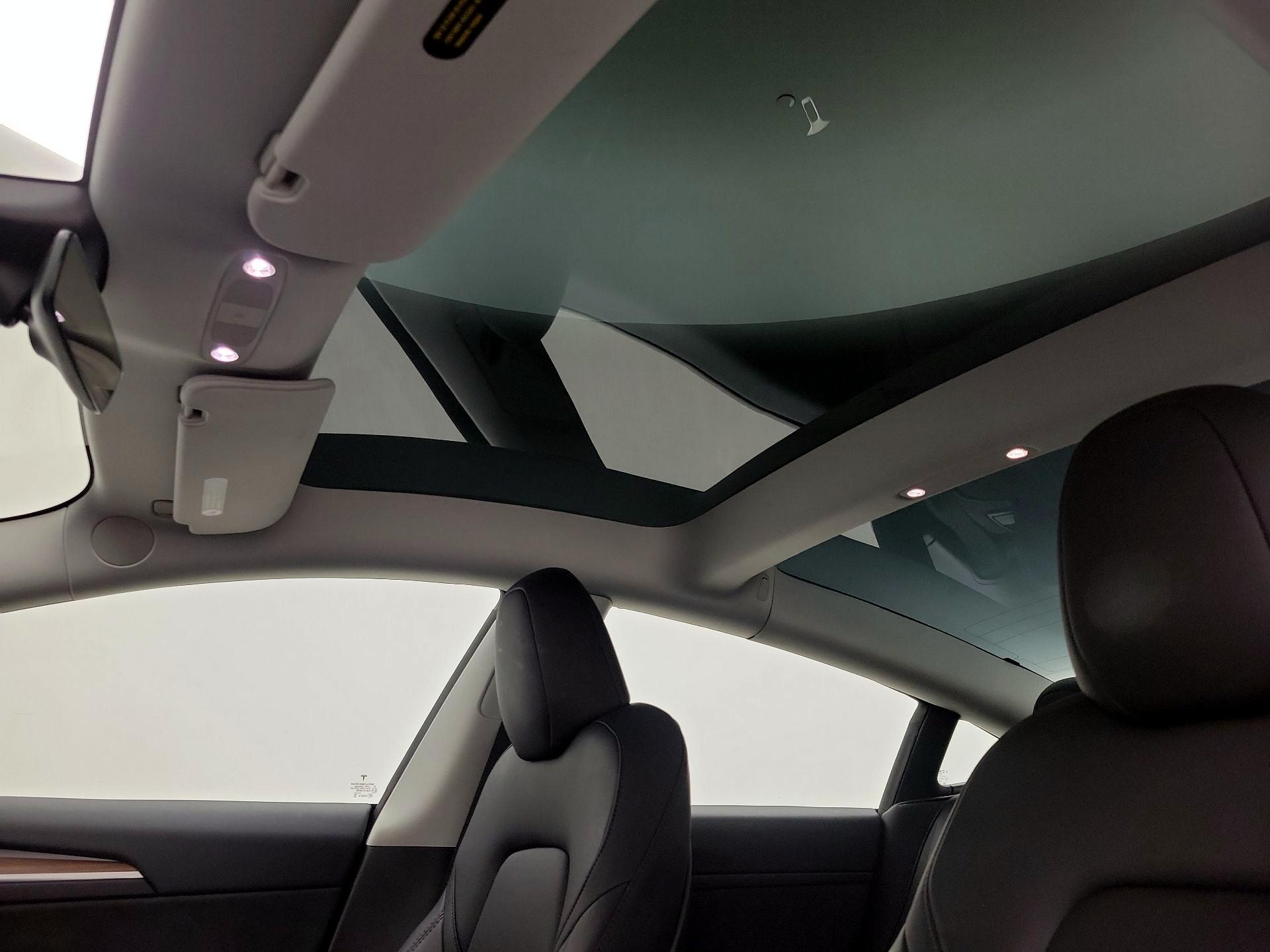 Thumbnail: 2023 Tesla Model 3 - 19