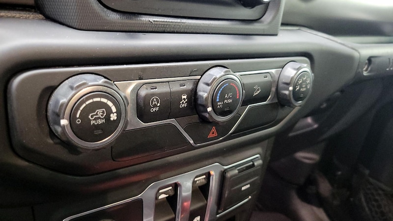 2019 Jeep Wrangler Sport S 17