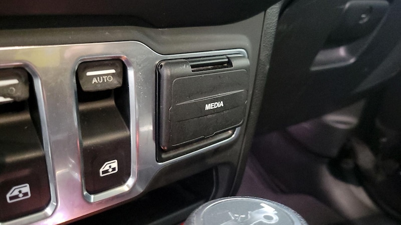 2019 Jeep Wrangler Sport S 19