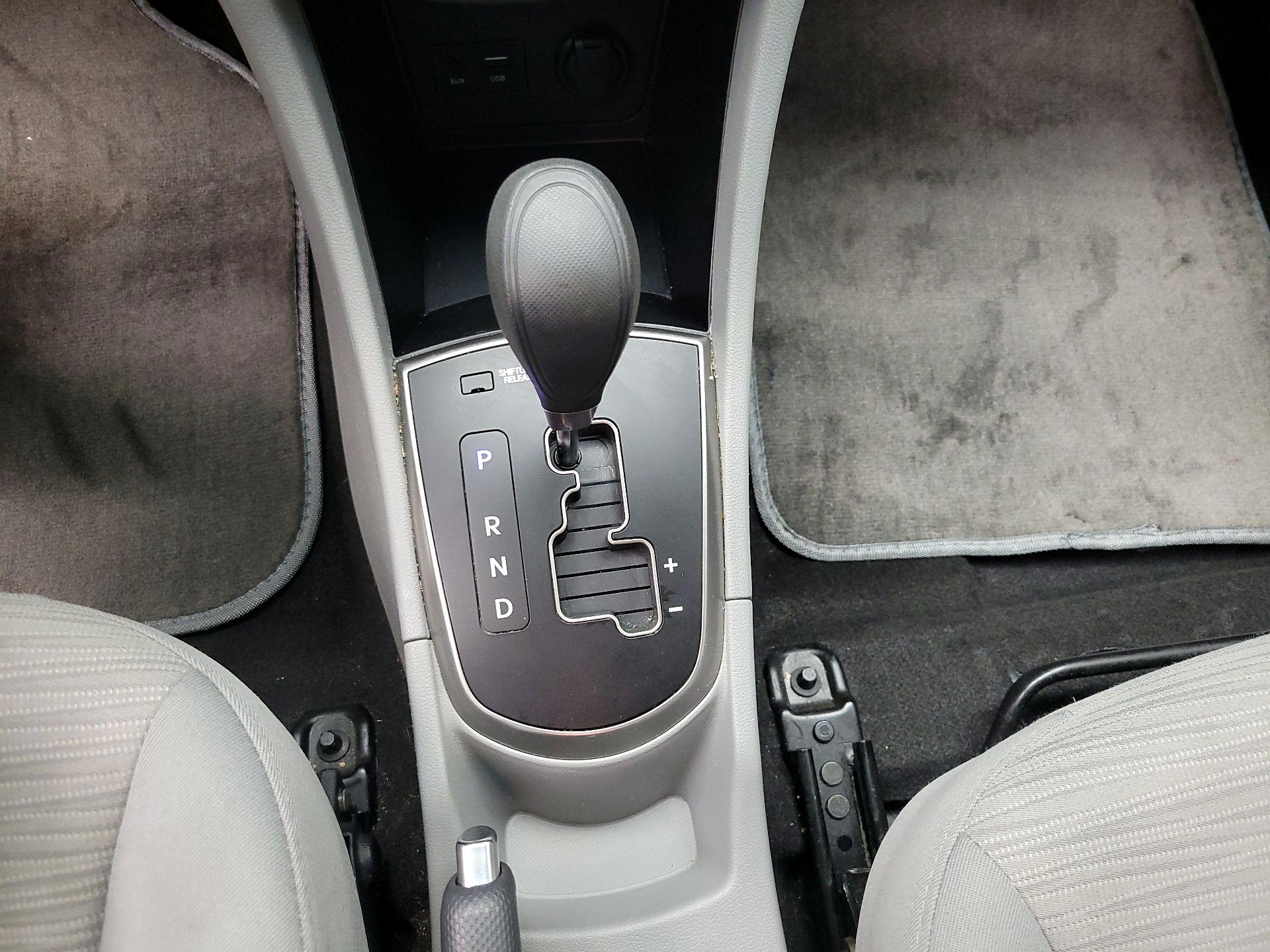 Thumbnail: 2016 Hyundai Accent - 16