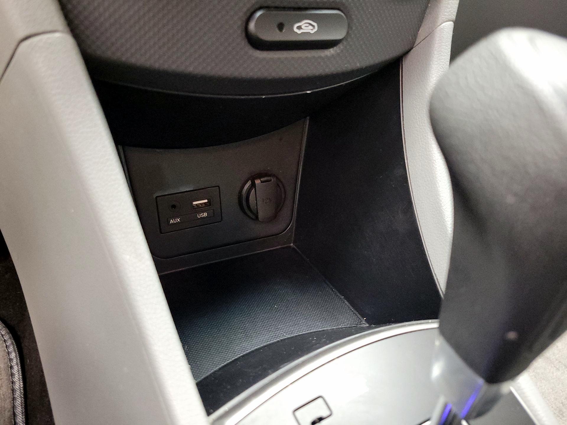 Thumbnail: 2016 Hyundai Accent - 17