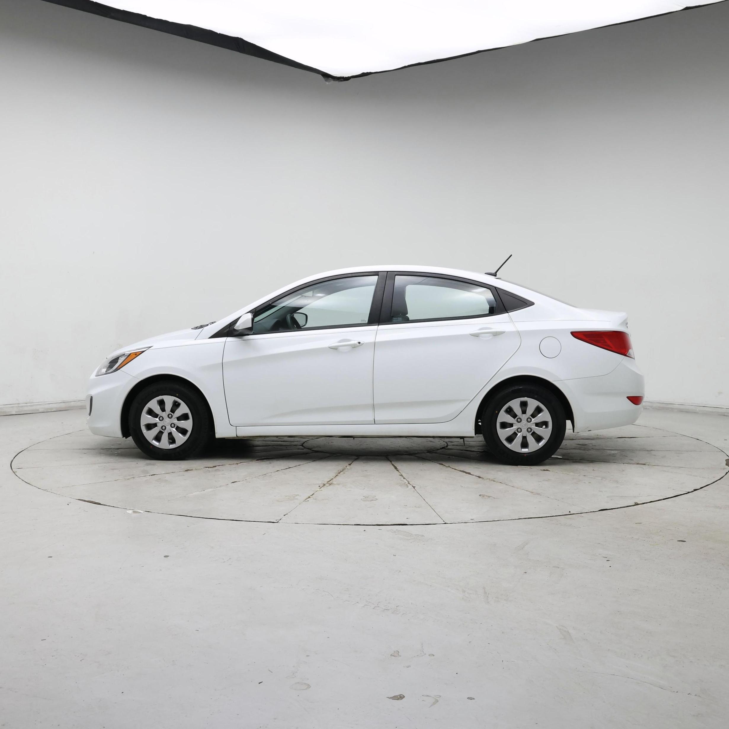 Thumbnail: 2016 Hyundai Accent - 3