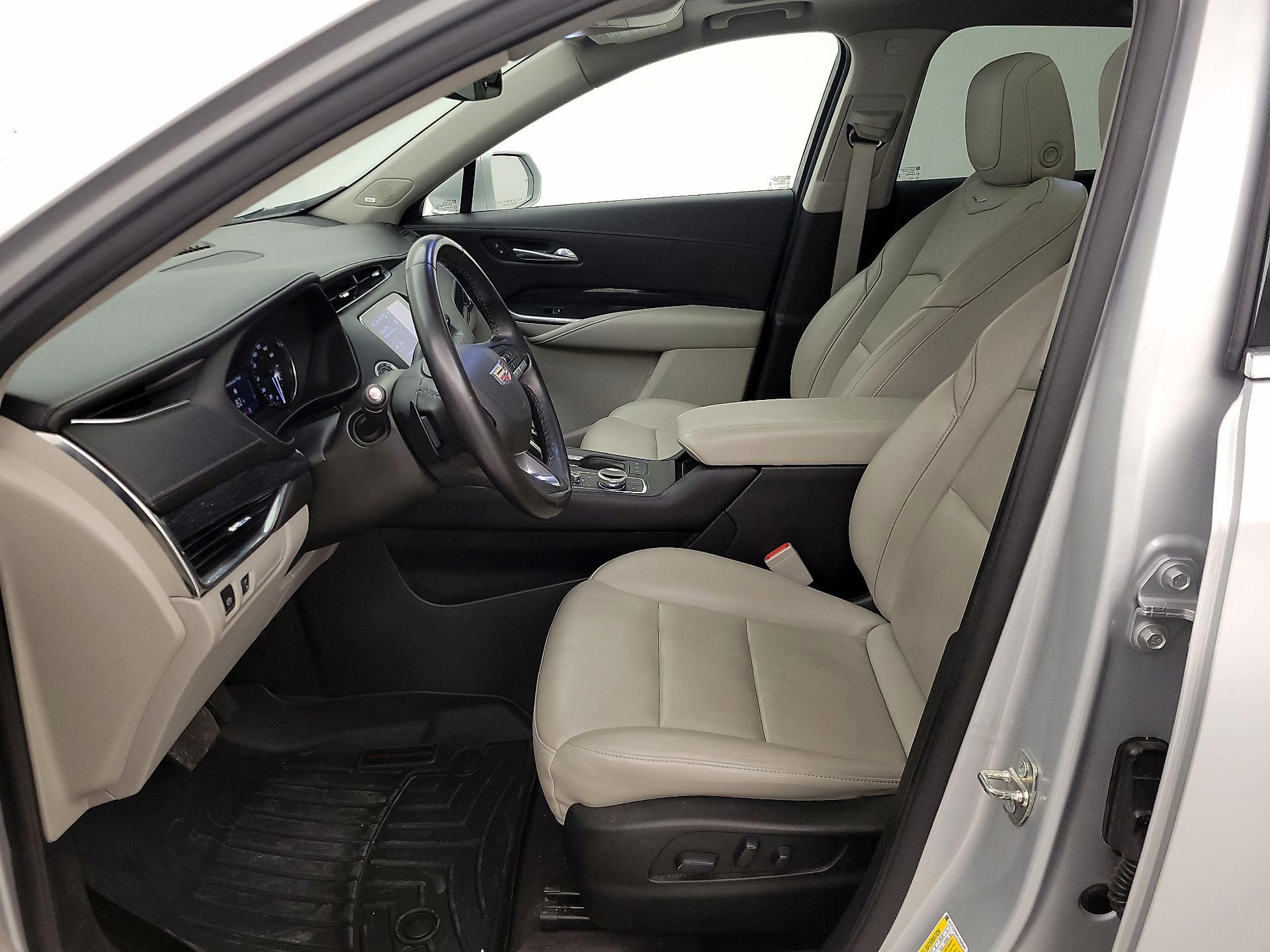Thumbnail: 2020 Cadillac XT4 - 11