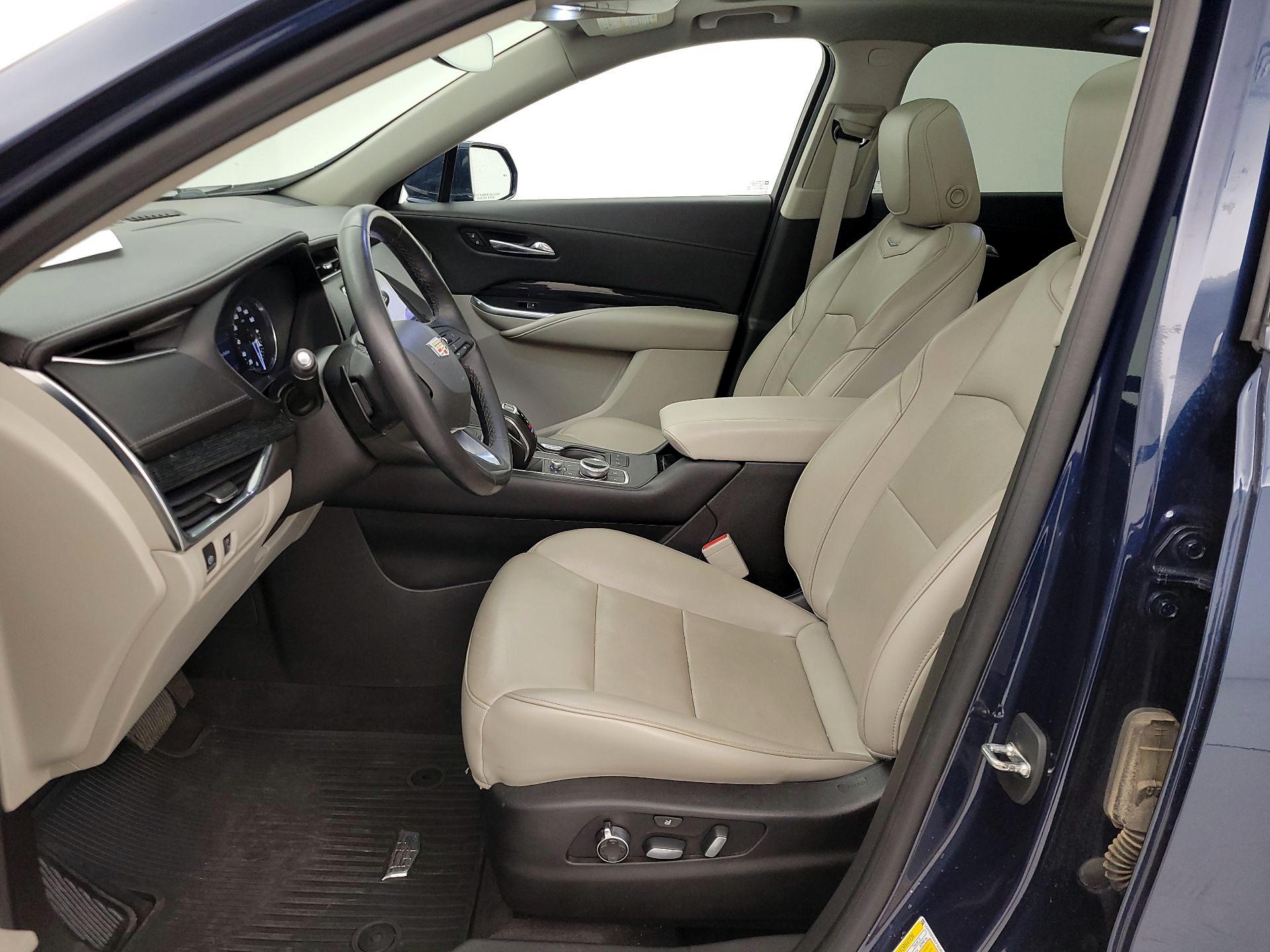 Thumbnail: 2019 Cadillac XT4 - 11