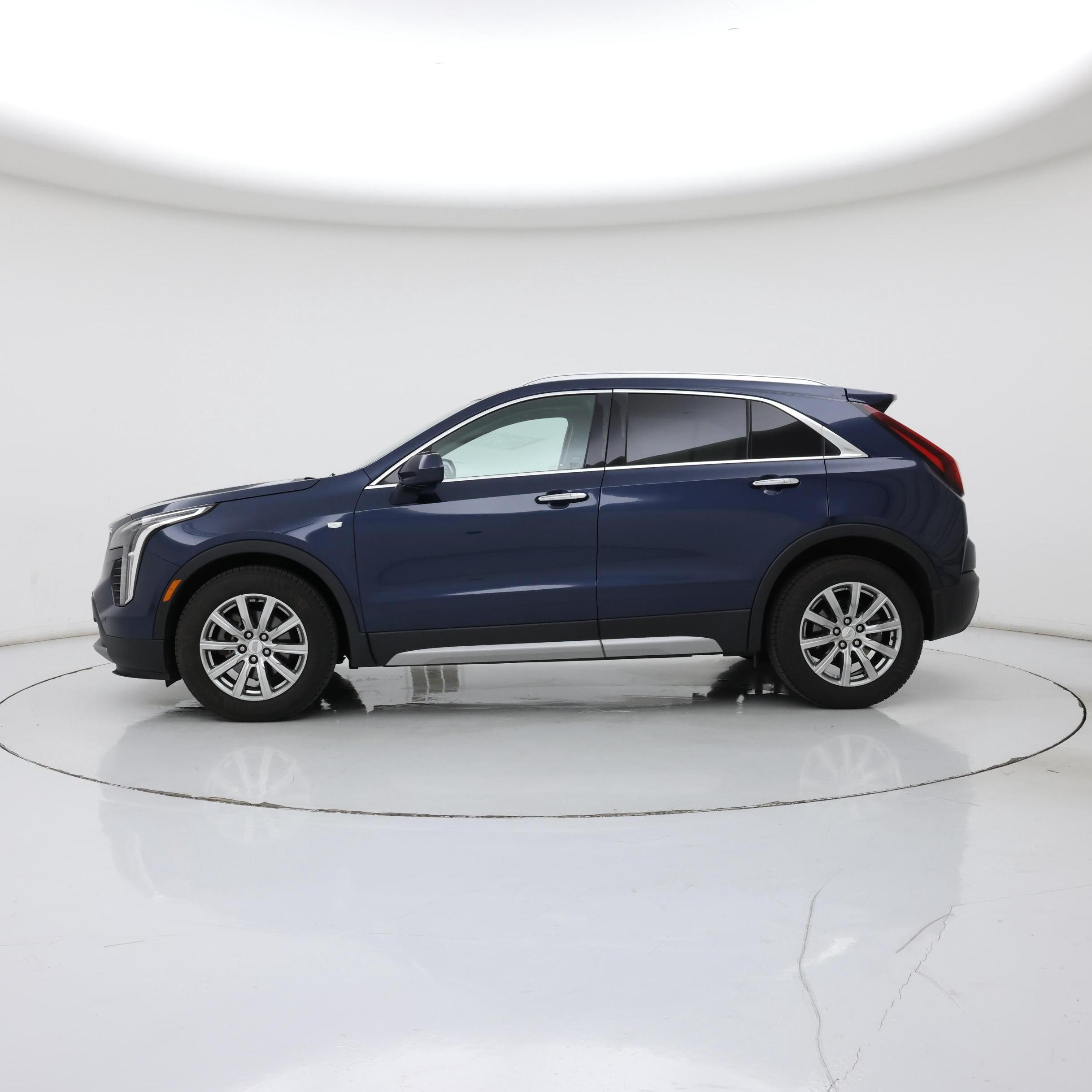 Thumbnail: 2019 Cadillac XT4 - 3