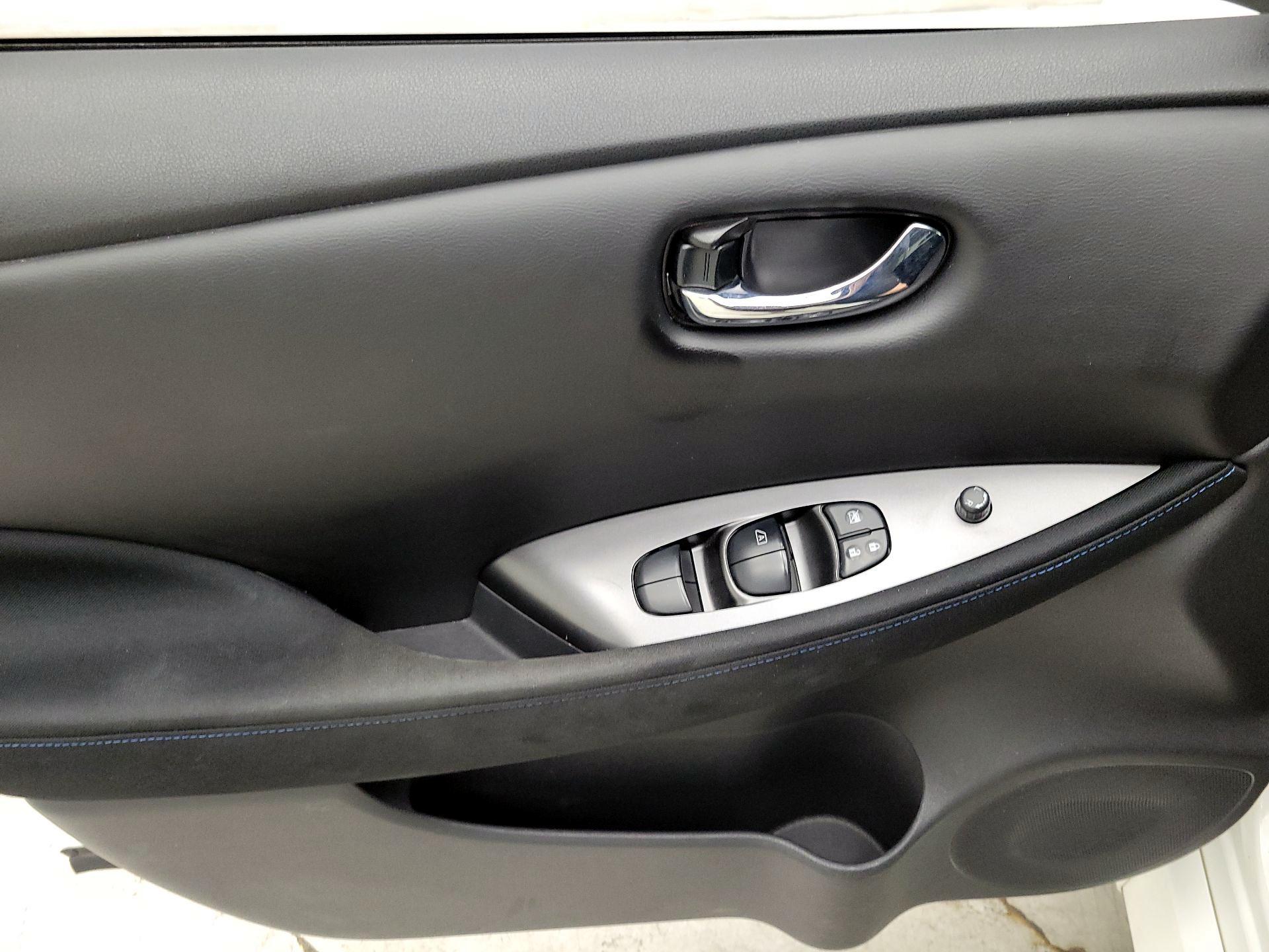 Thumbnail: 2019 Nissan Leaf - 12