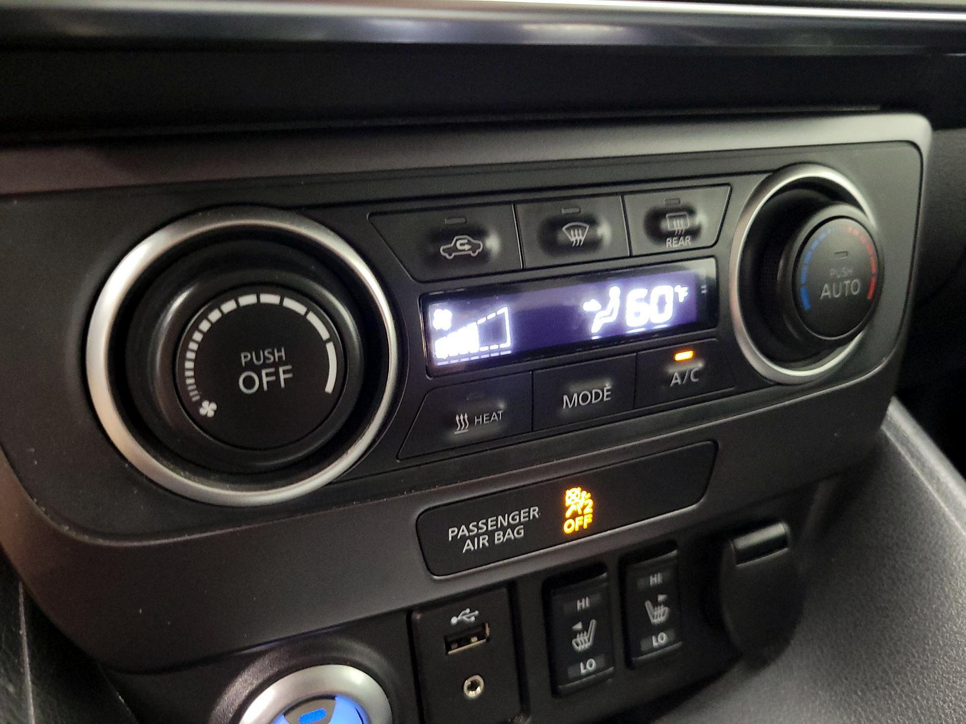 Thumbnail: 2019 Nissan Leaf - 16