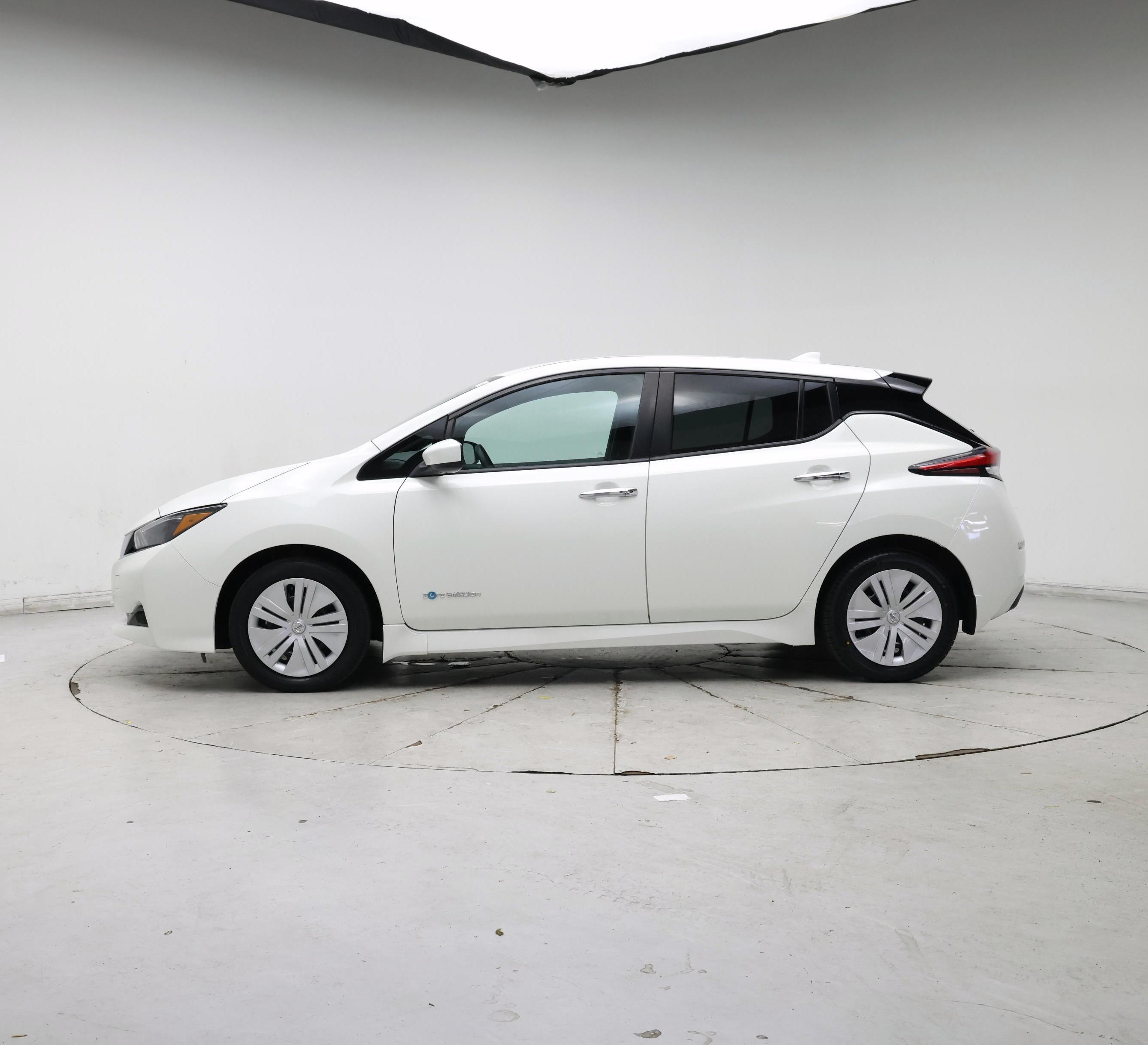 Thumbnail: 2019 Nissan Leaf - 3