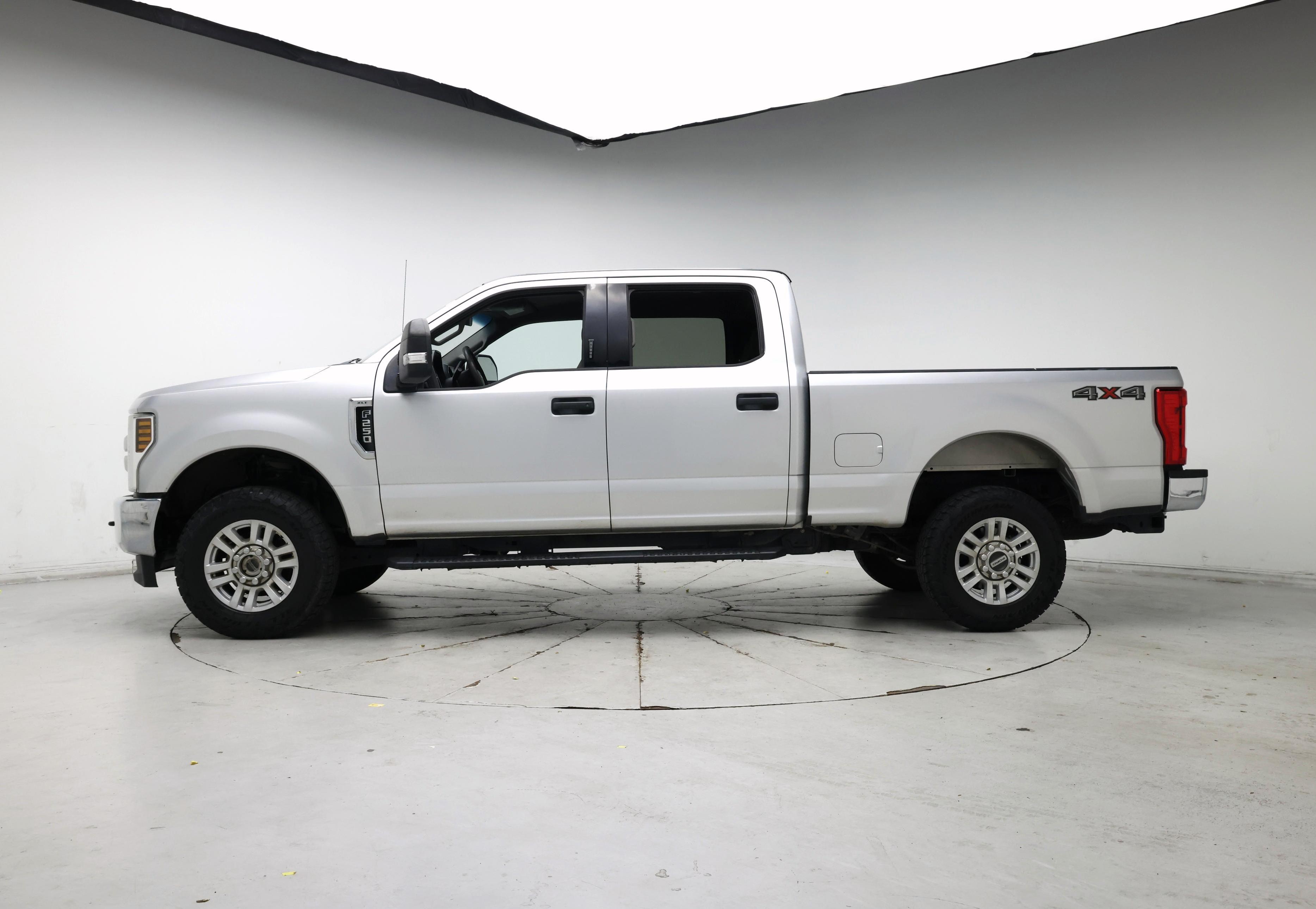 Thumbnail: 2019 Ford F-250 - 3