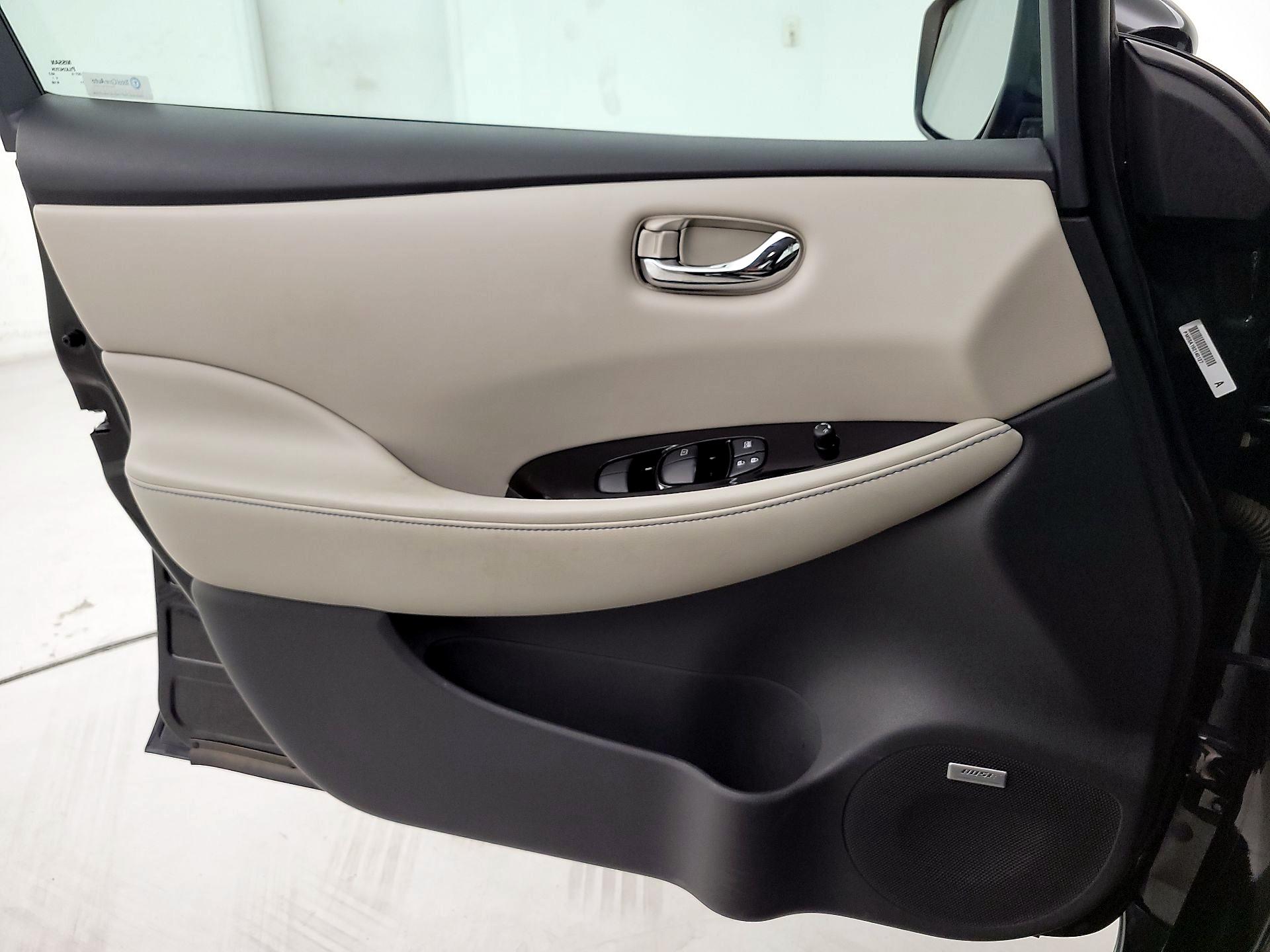 Thumbnail: 2019 Nissan Leaf - 12