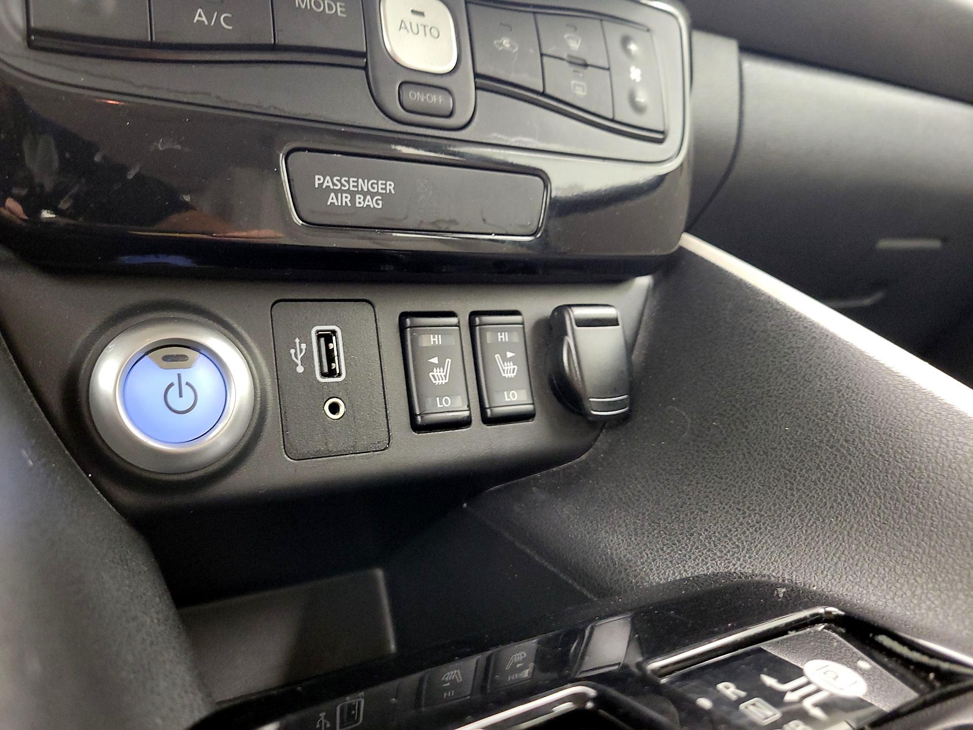 Thumbnail: 2019 Nissan Leaf - 19