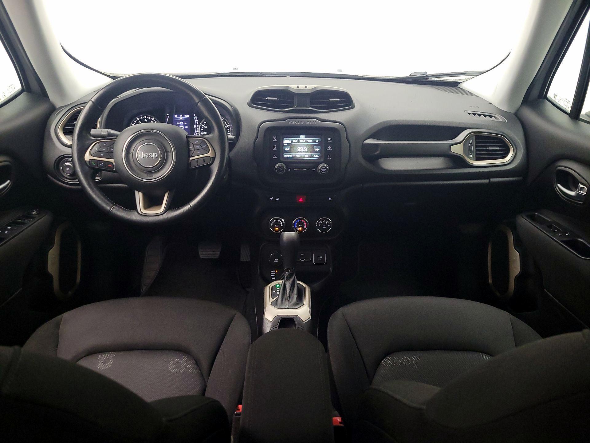 Thumbnail: 2017 Jeep Renegade - 9