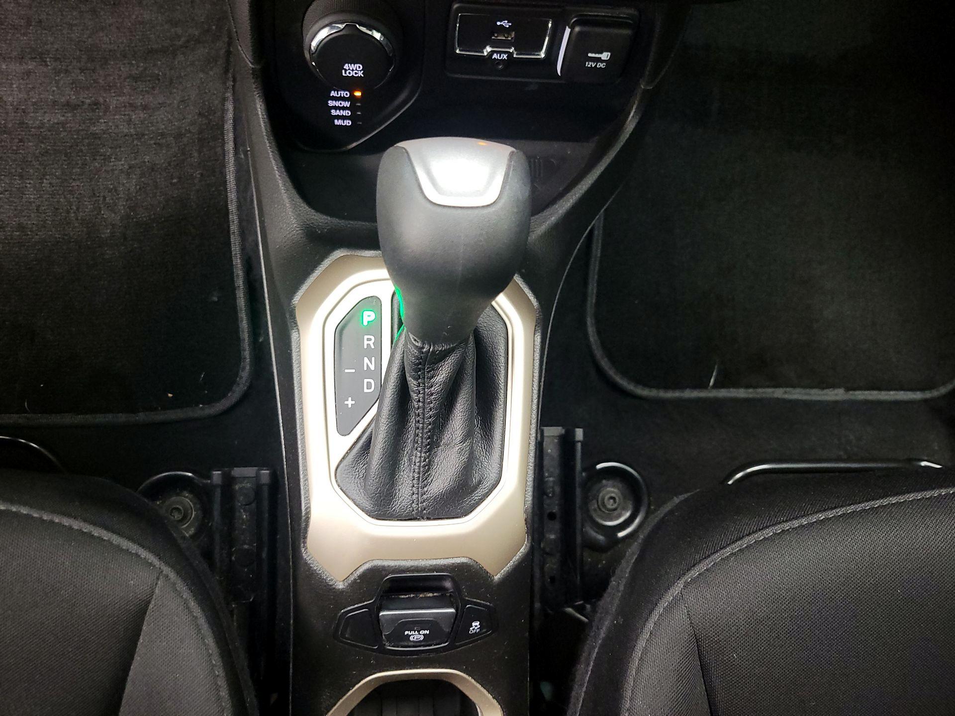 Thumbnail: 2017 Jeep Renegade - 17