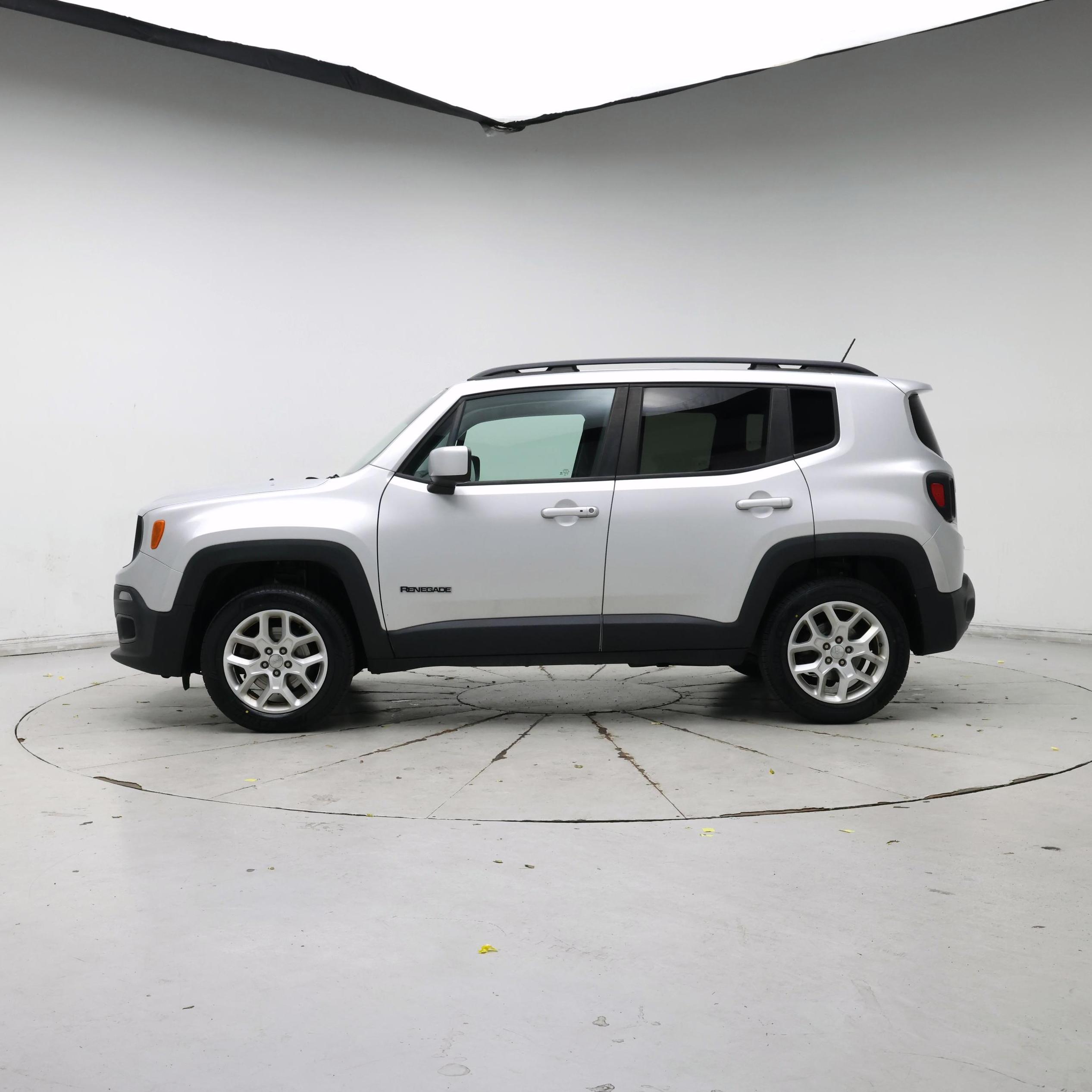 Thumbnail: 2017 Jeep Renegade - 3