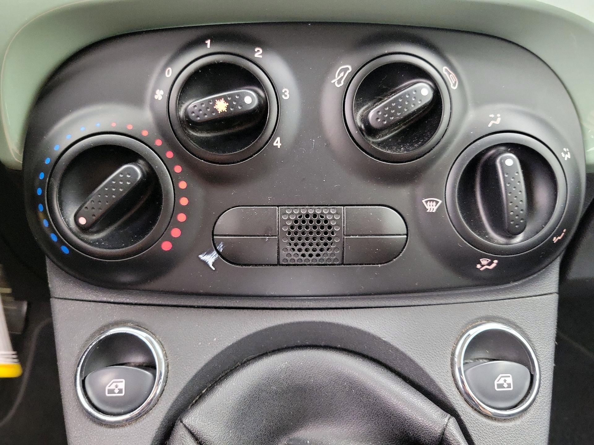 Thumbnail: 2015 Fiat 500 - 15