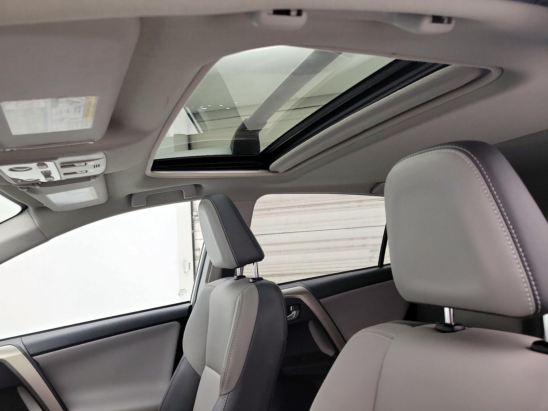 Thumbnail: 2014 Toyota RAV4 - 19