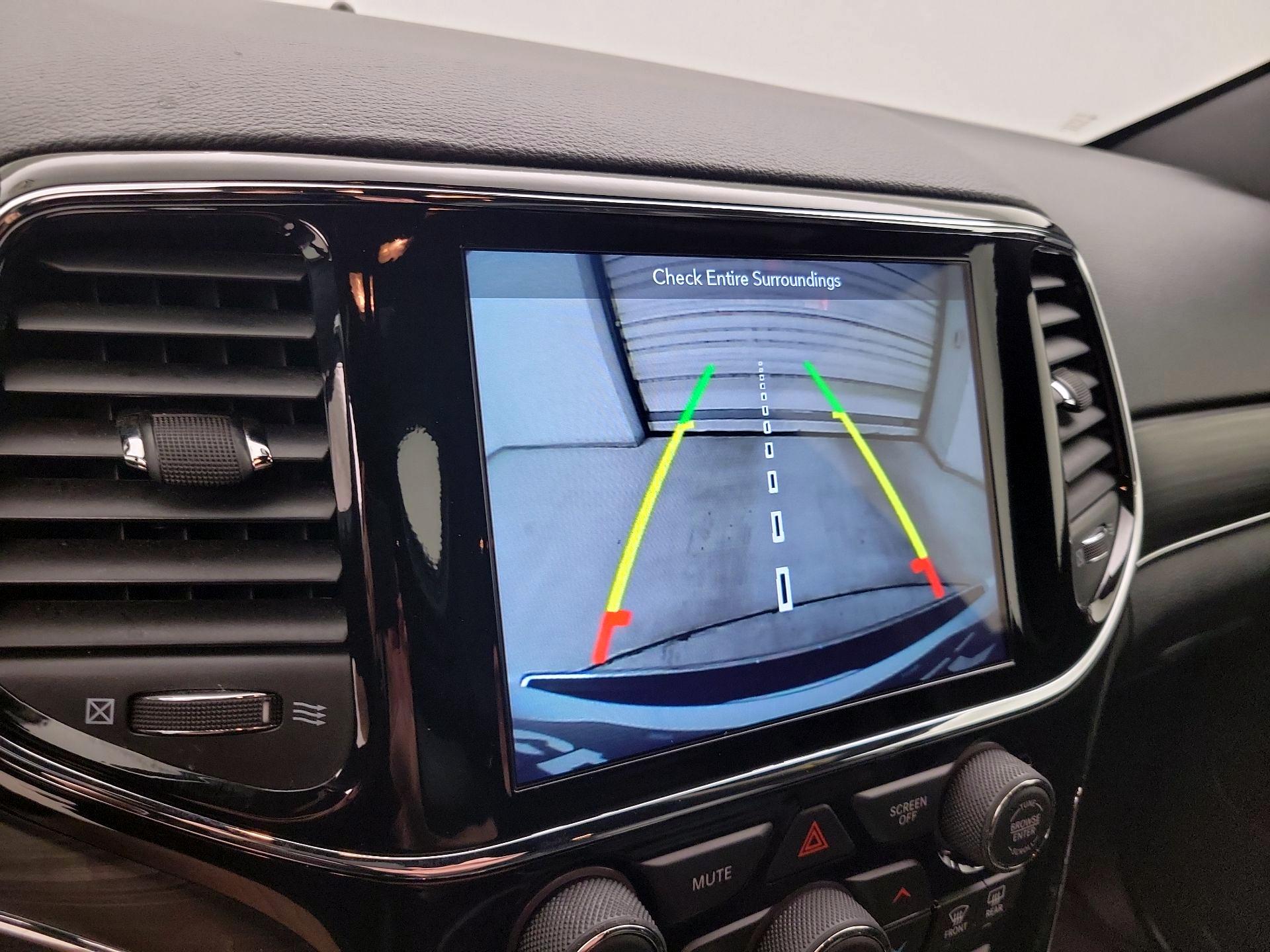 Thumbnail: 2019 Jeep Grand Cherokee - 15