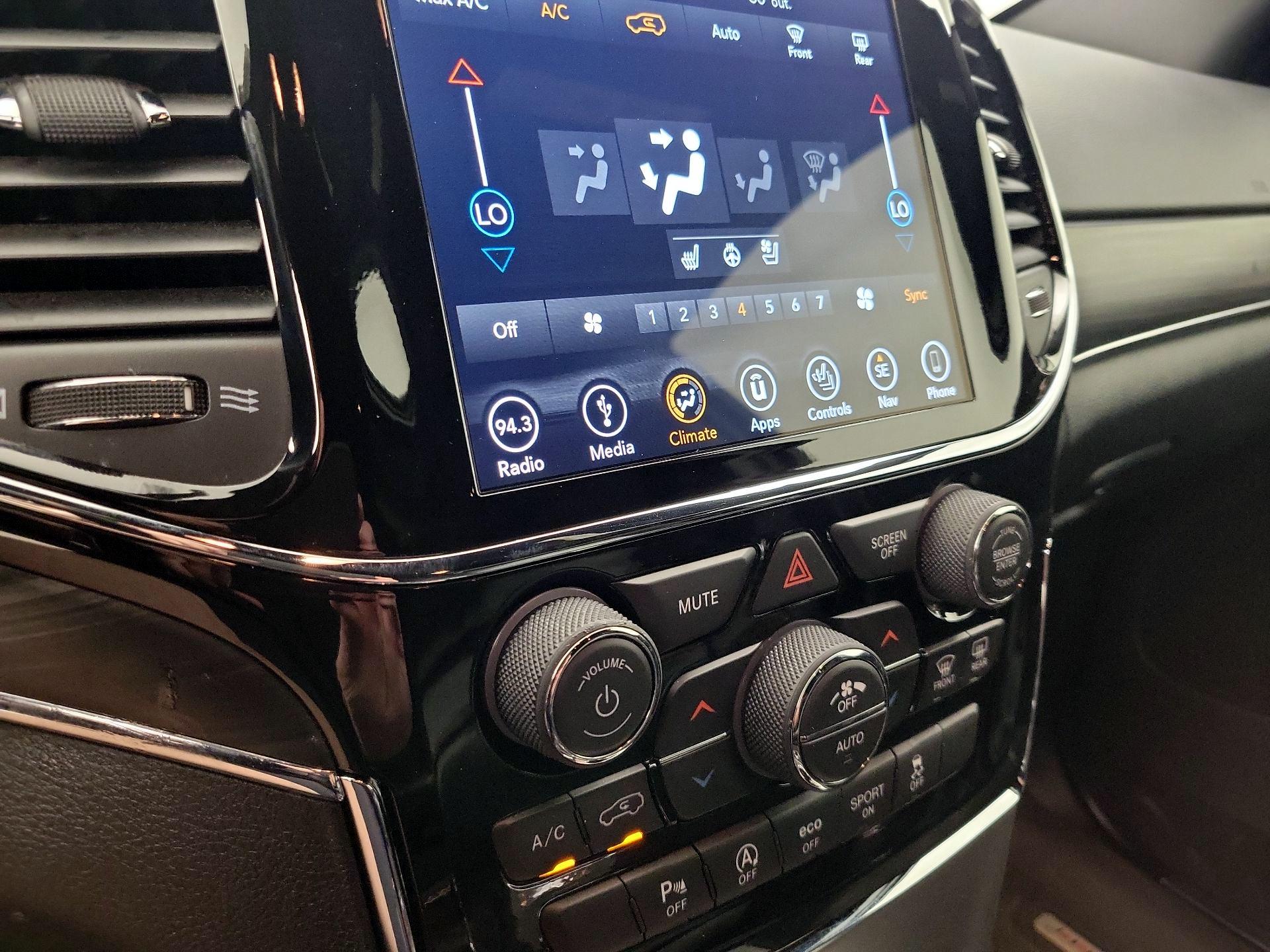 Thumbnail: 2019 Jeep Grand Cherokee - 17