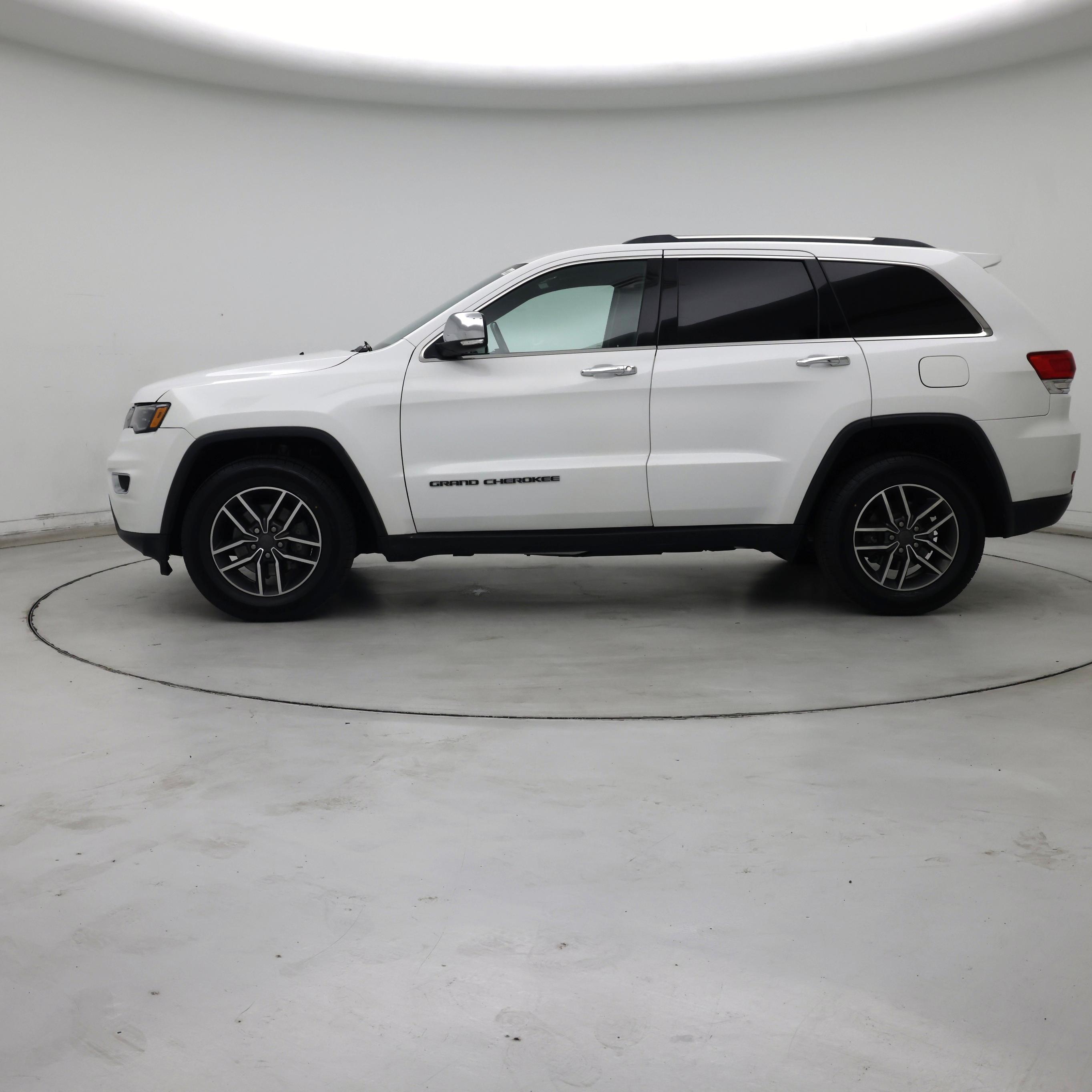 Thumbnail: 2019 Jeep Grand Cherokee - 3