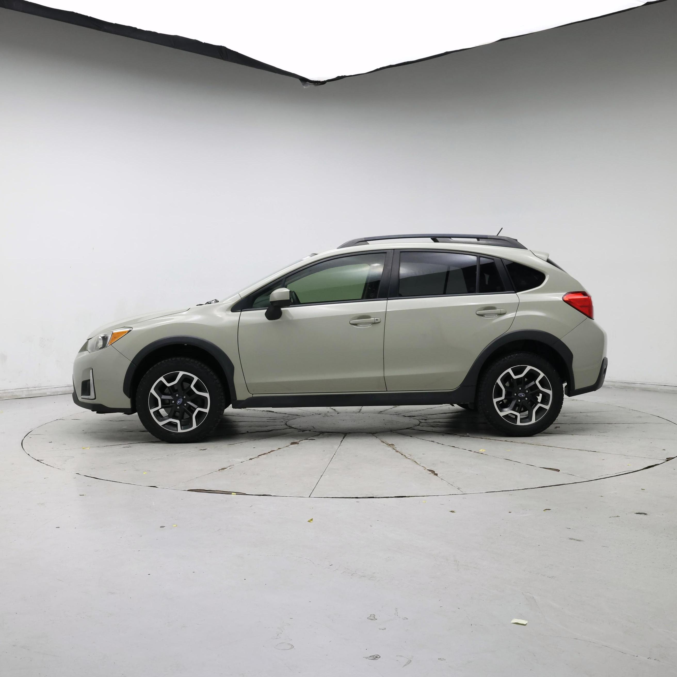 Thumbnail: 2017 Subaru Crosstrek - 3