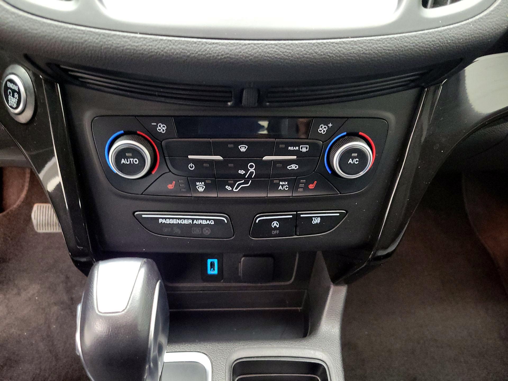 Thumbnail: 2019 Ford Escape - 16
