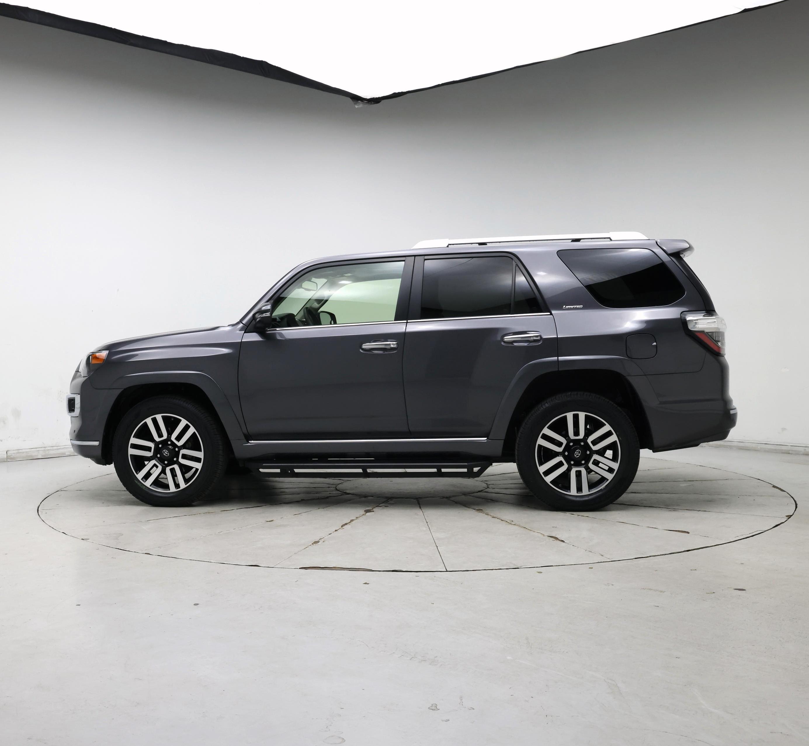 Thumbnail: 2021 Toyota 4Runner - 3