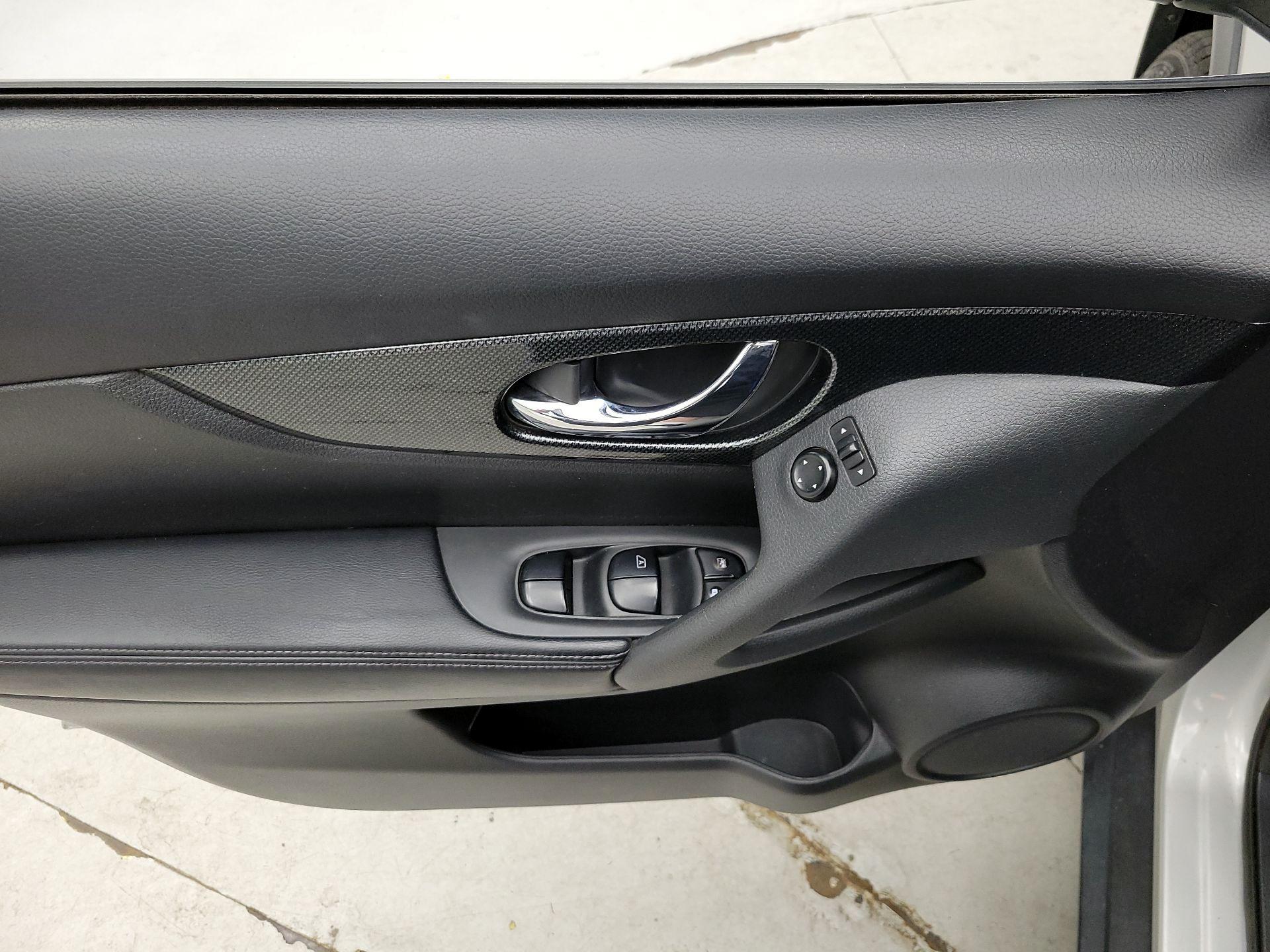 Thumbnail: 2016 Nissan Rogue - 12