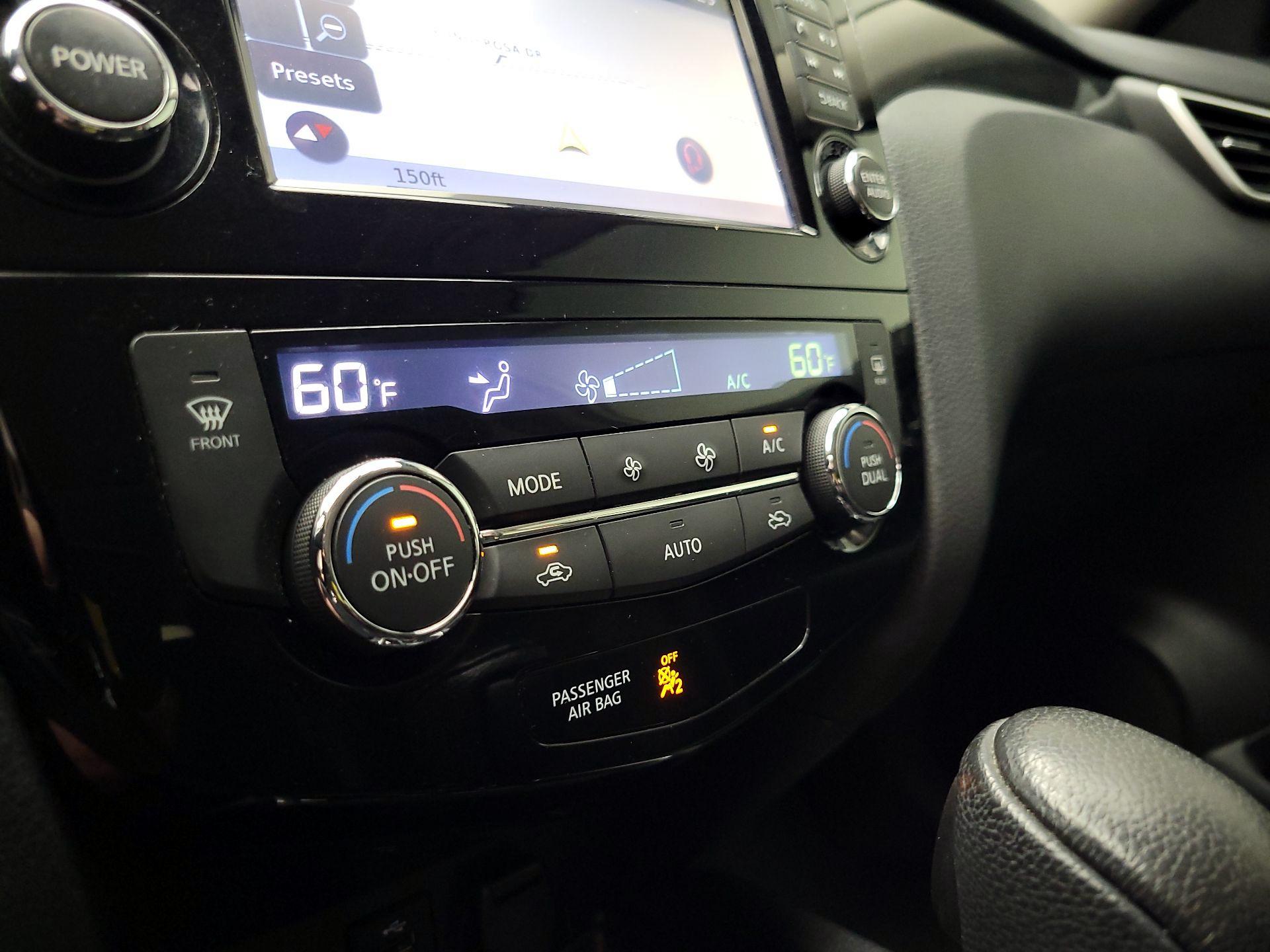Thumbnail: 2016 Nissan Rogue - 17