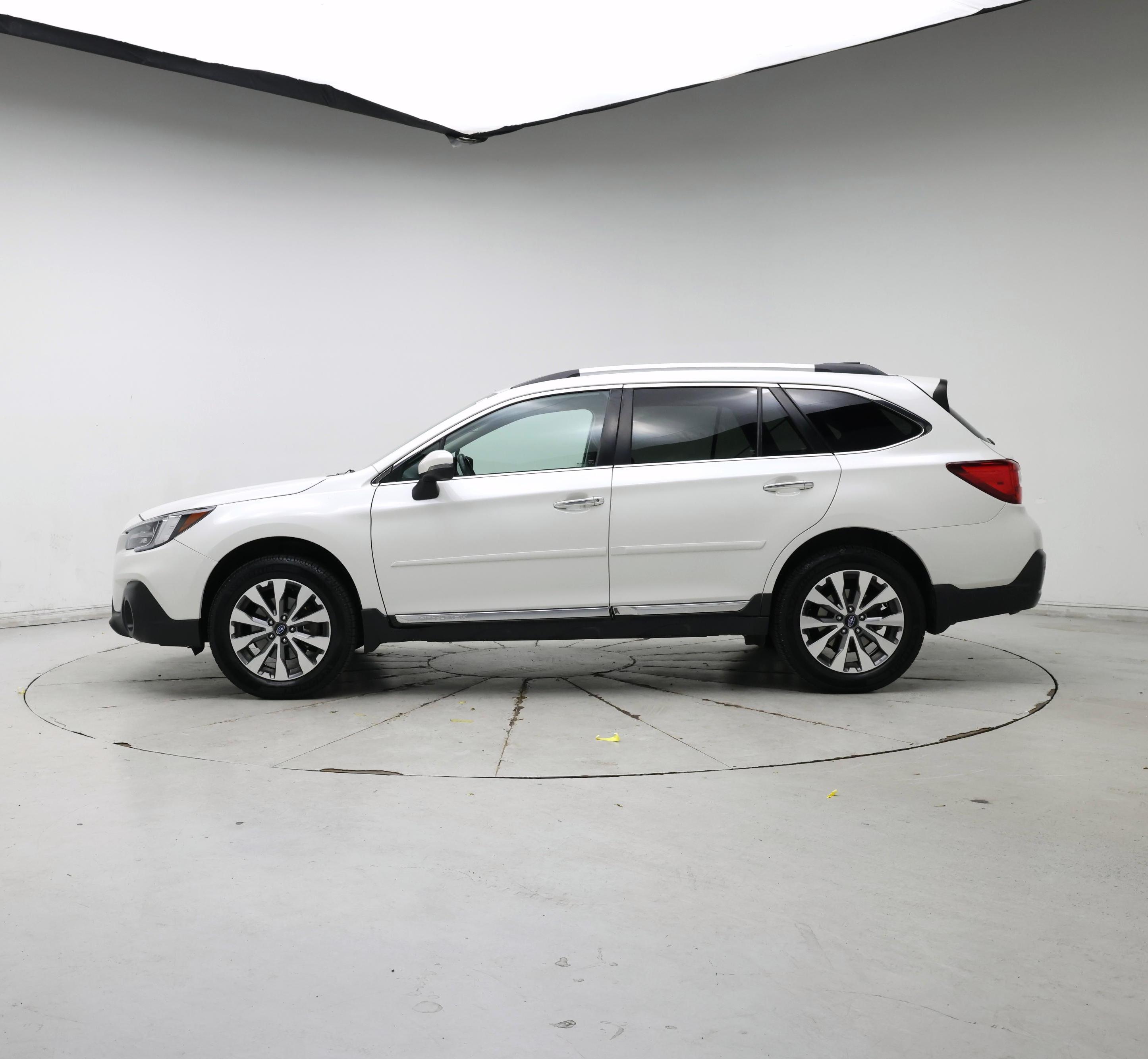 Thumbnail: 2018 Subaru Outback - 3