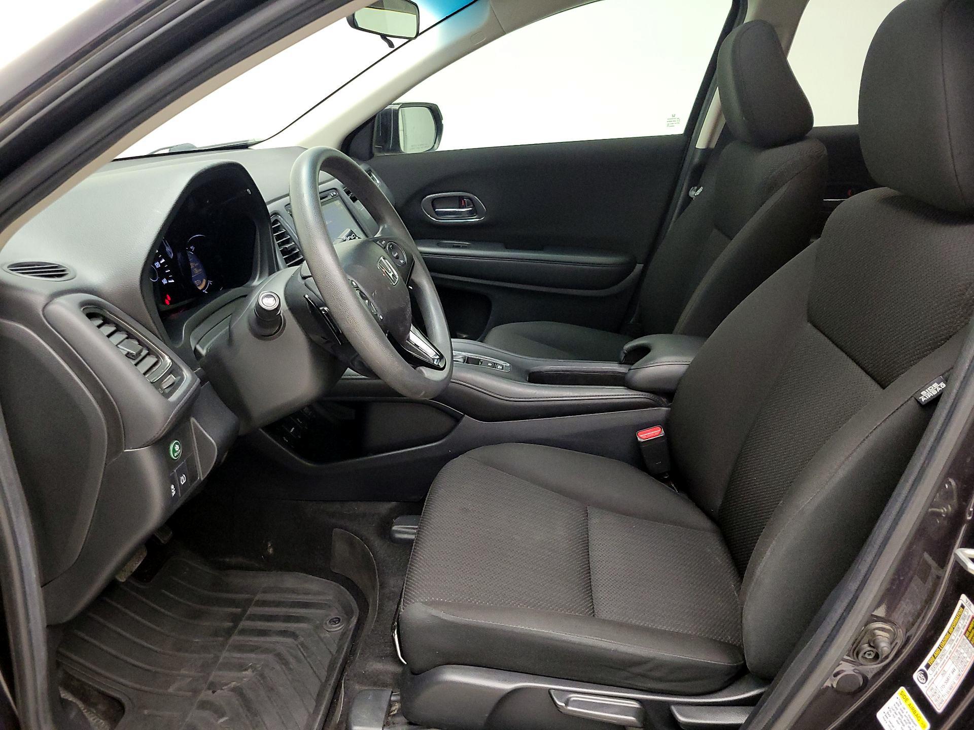 Thumbnail: 2016 Honda HR-V - 11