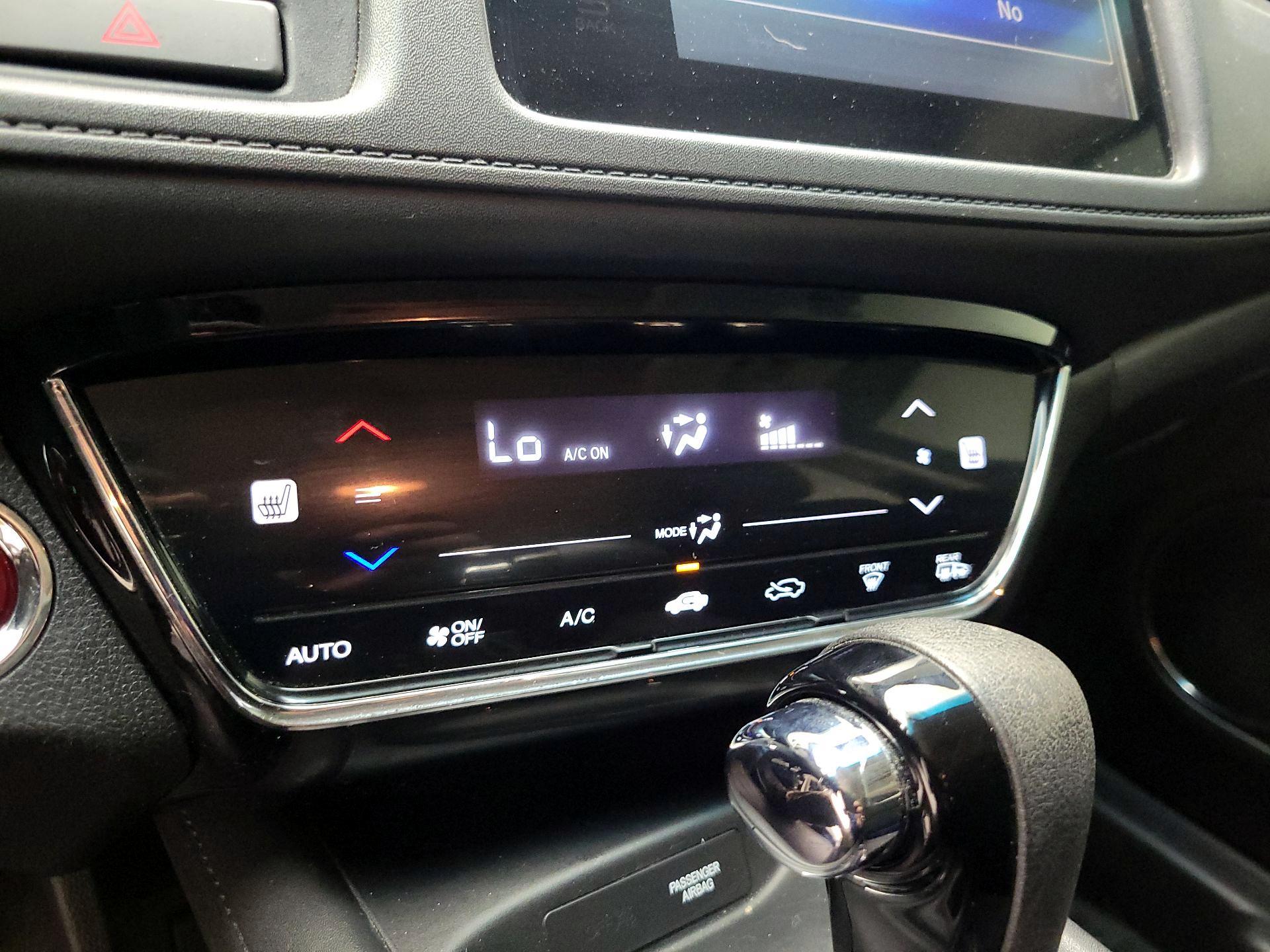 Thumbnail: 2016 Honda HR-V - 16