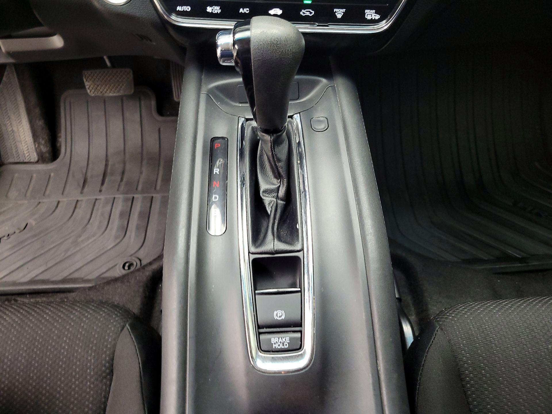 Thumbnail: 2016 Honda HR-V - 17